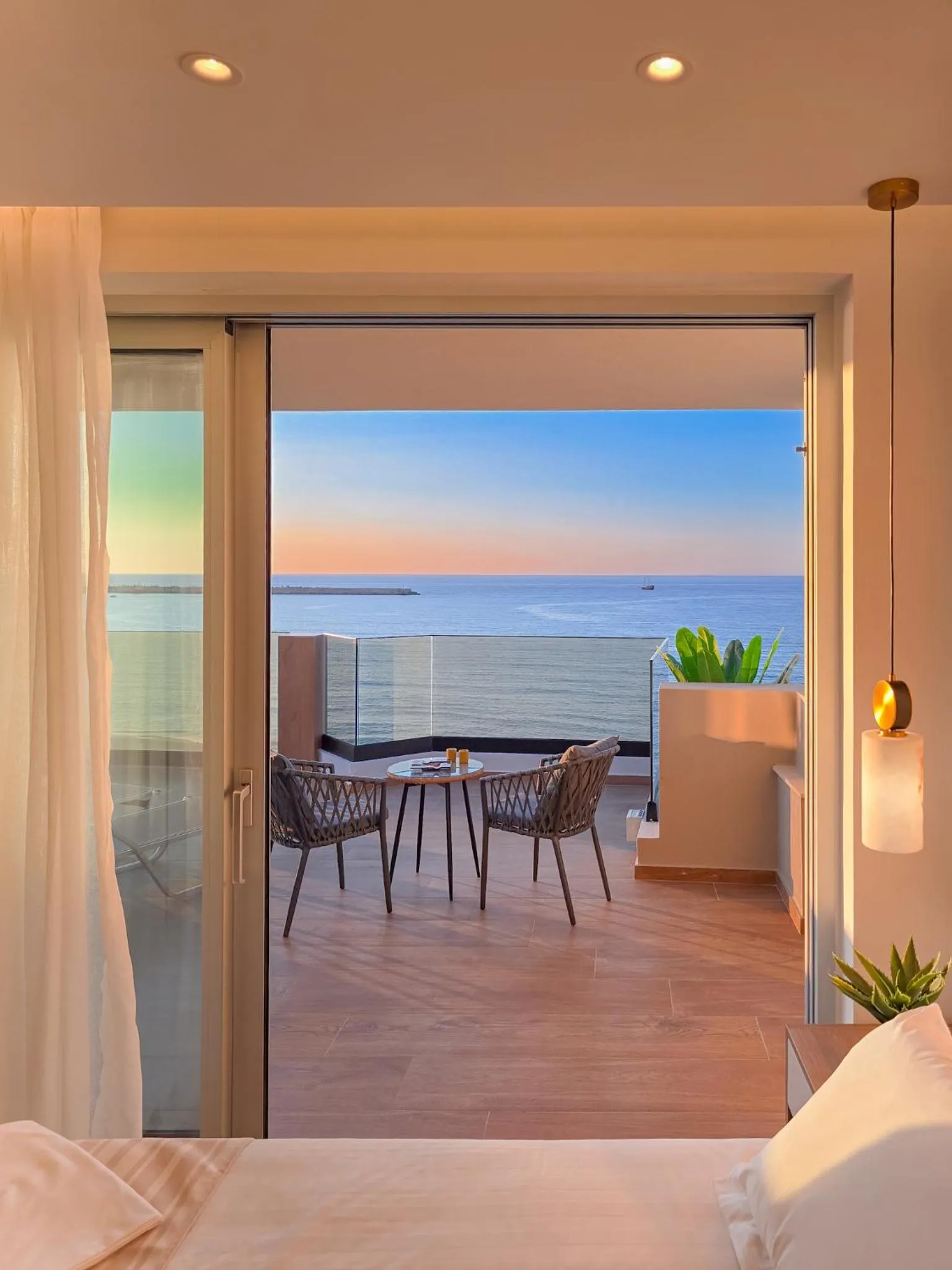 Bed in Theo Beach Hotel Apartments