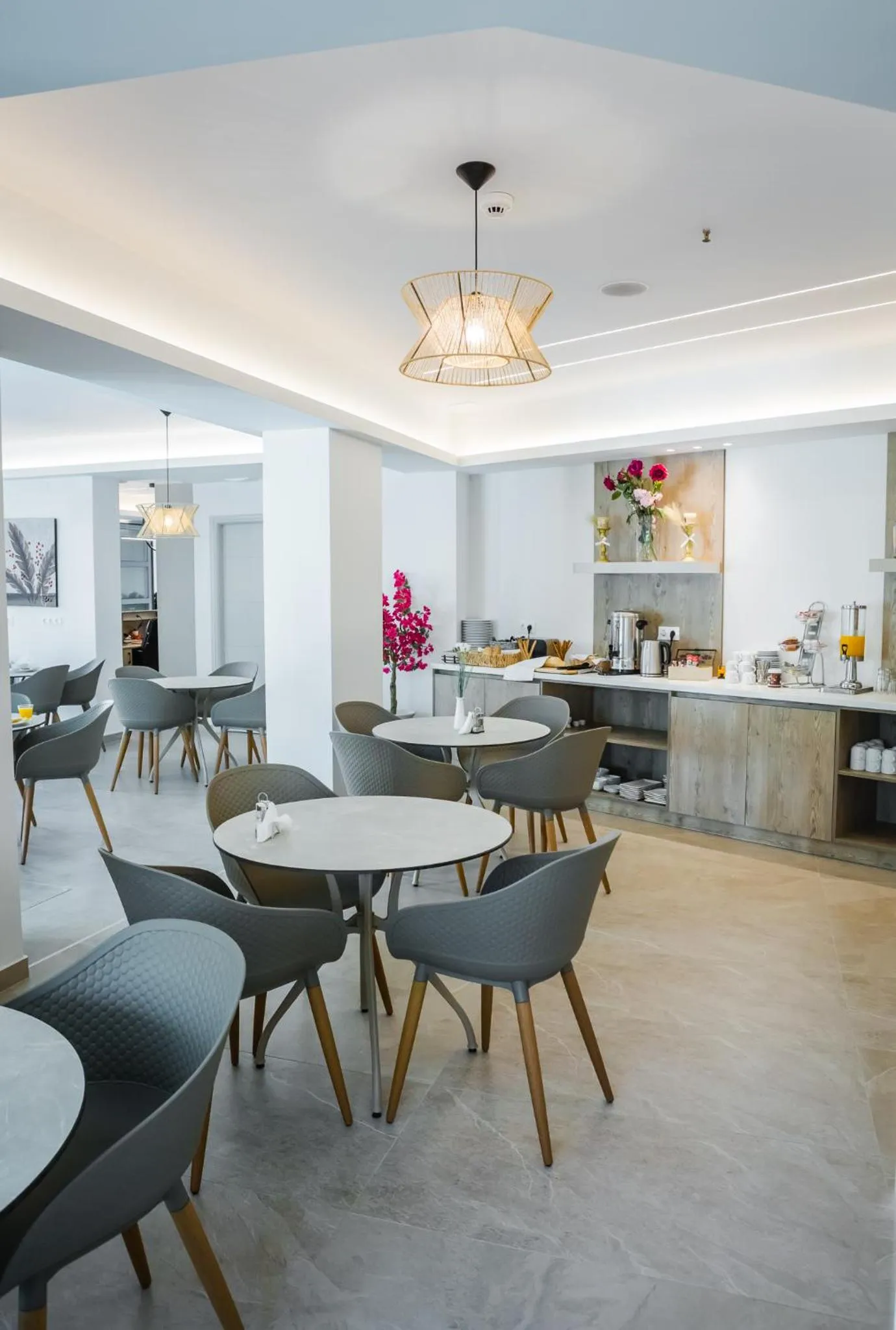 Theo Beach Hotel Apartments