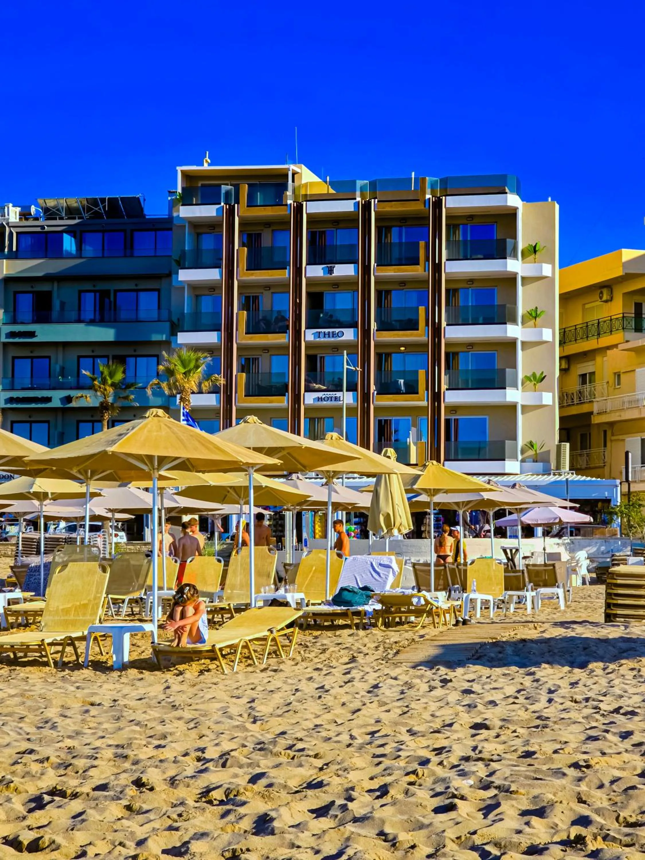 Theo Beach Hotel Apartments