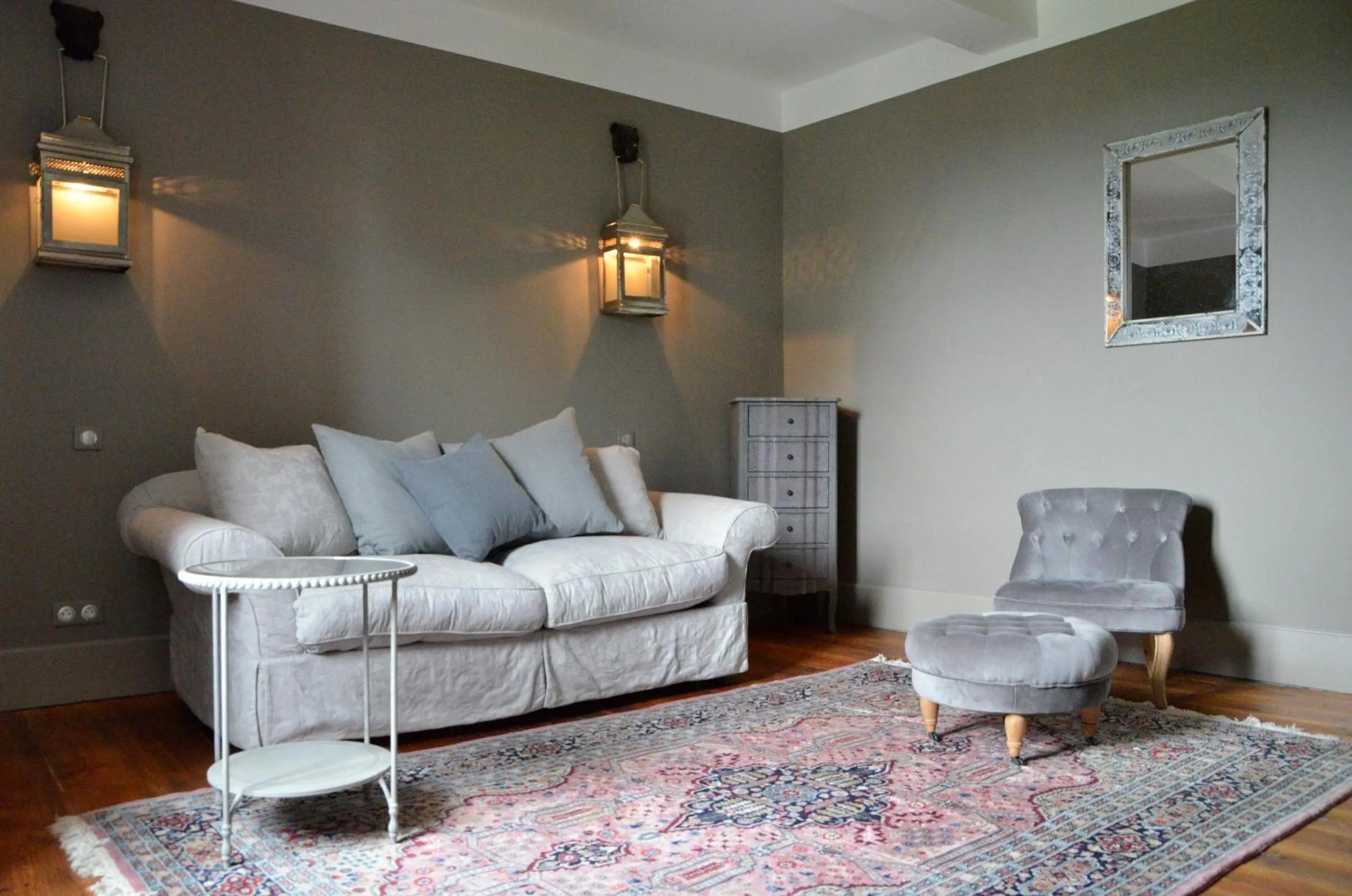 Communal lounge/ TV room in Domaine des Grands Cèdres