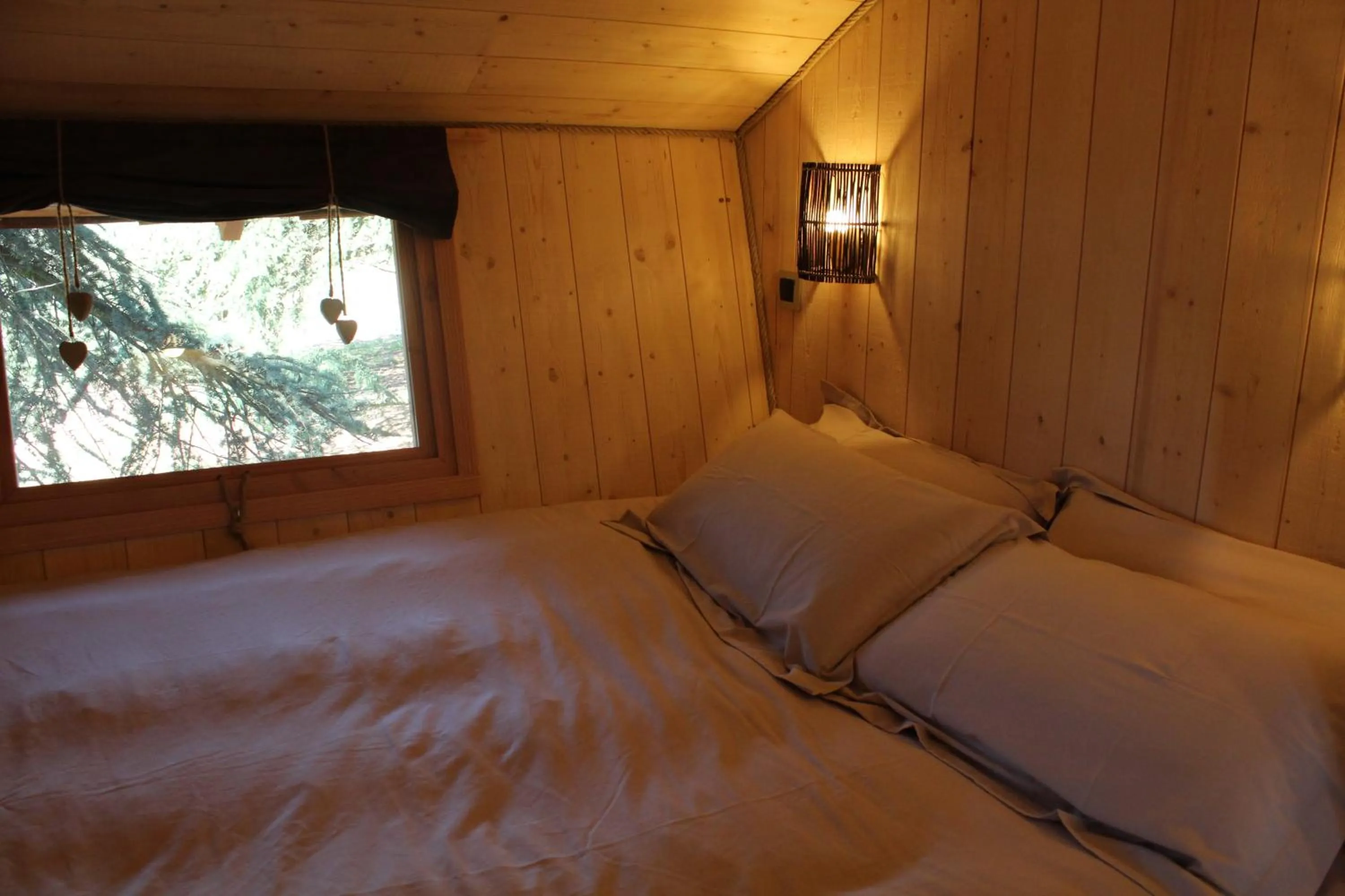 Bed in Domaine des Grands Cèdres