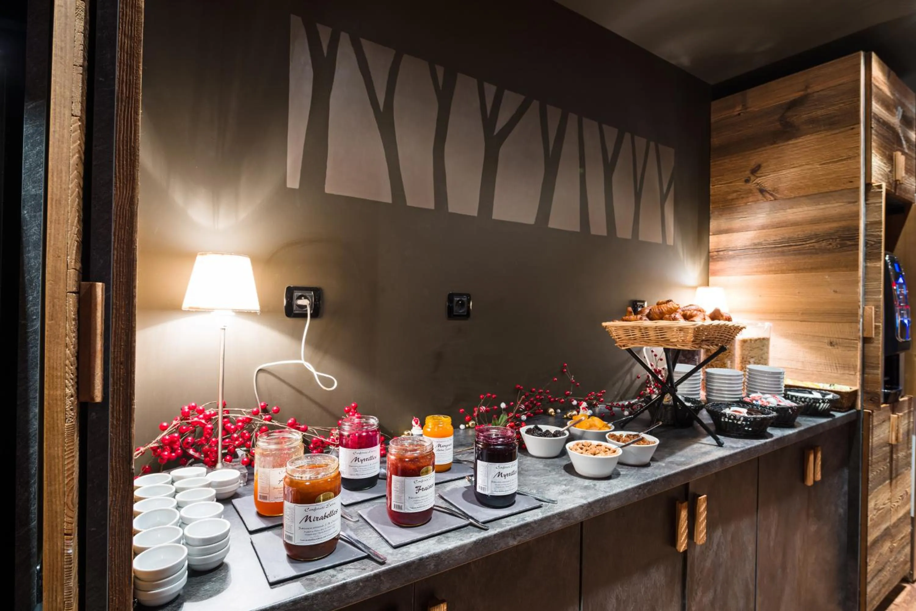 Restaurant/places to eat in Marmotel & Spa