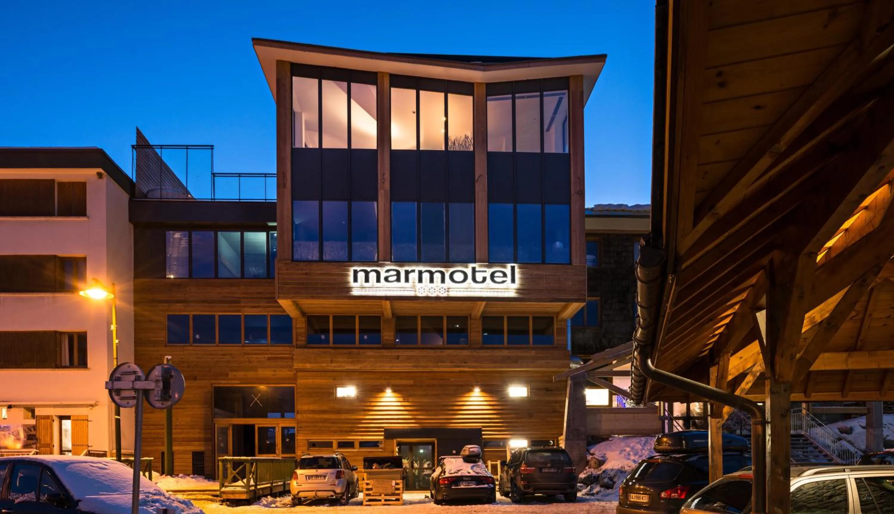 Facade/entrance in Marmotel & Spa
