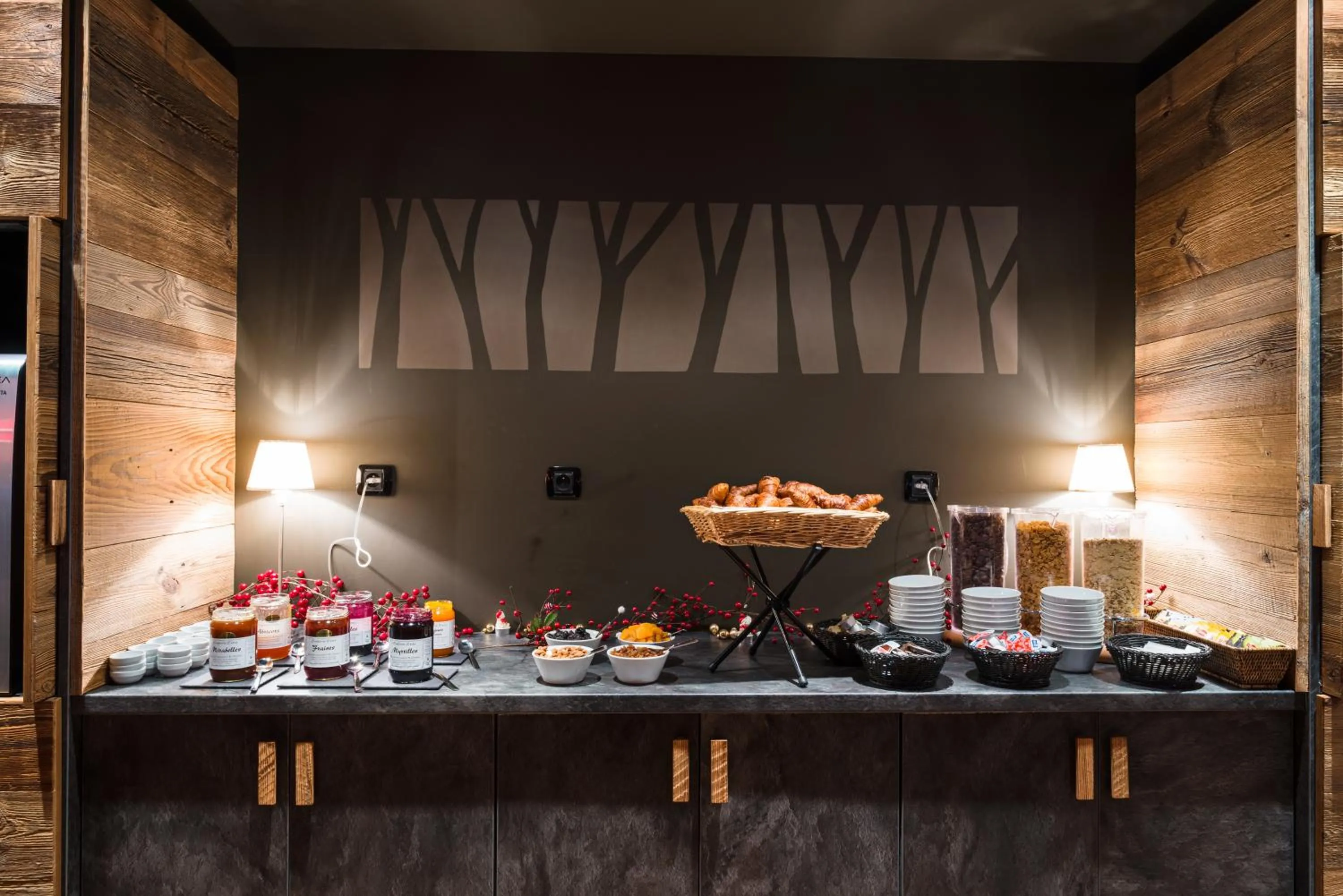 Restaurant/places to eat in Marmotel & Spa