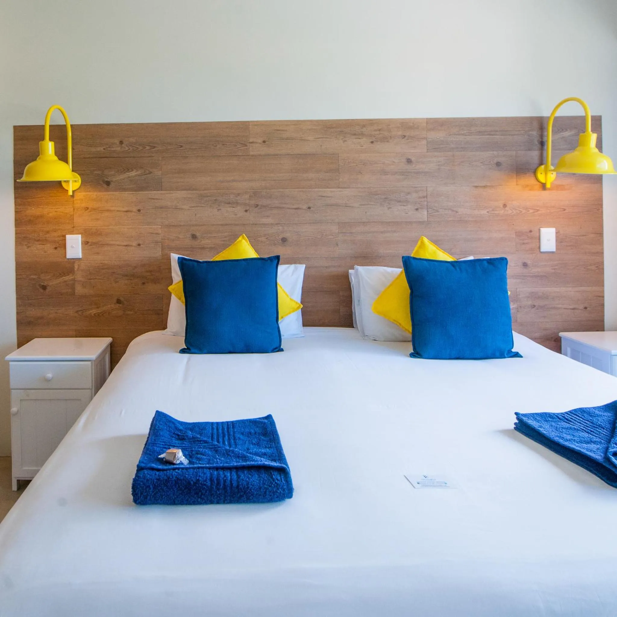 Bedroom, Bed in Plett Beachfront Accommodation