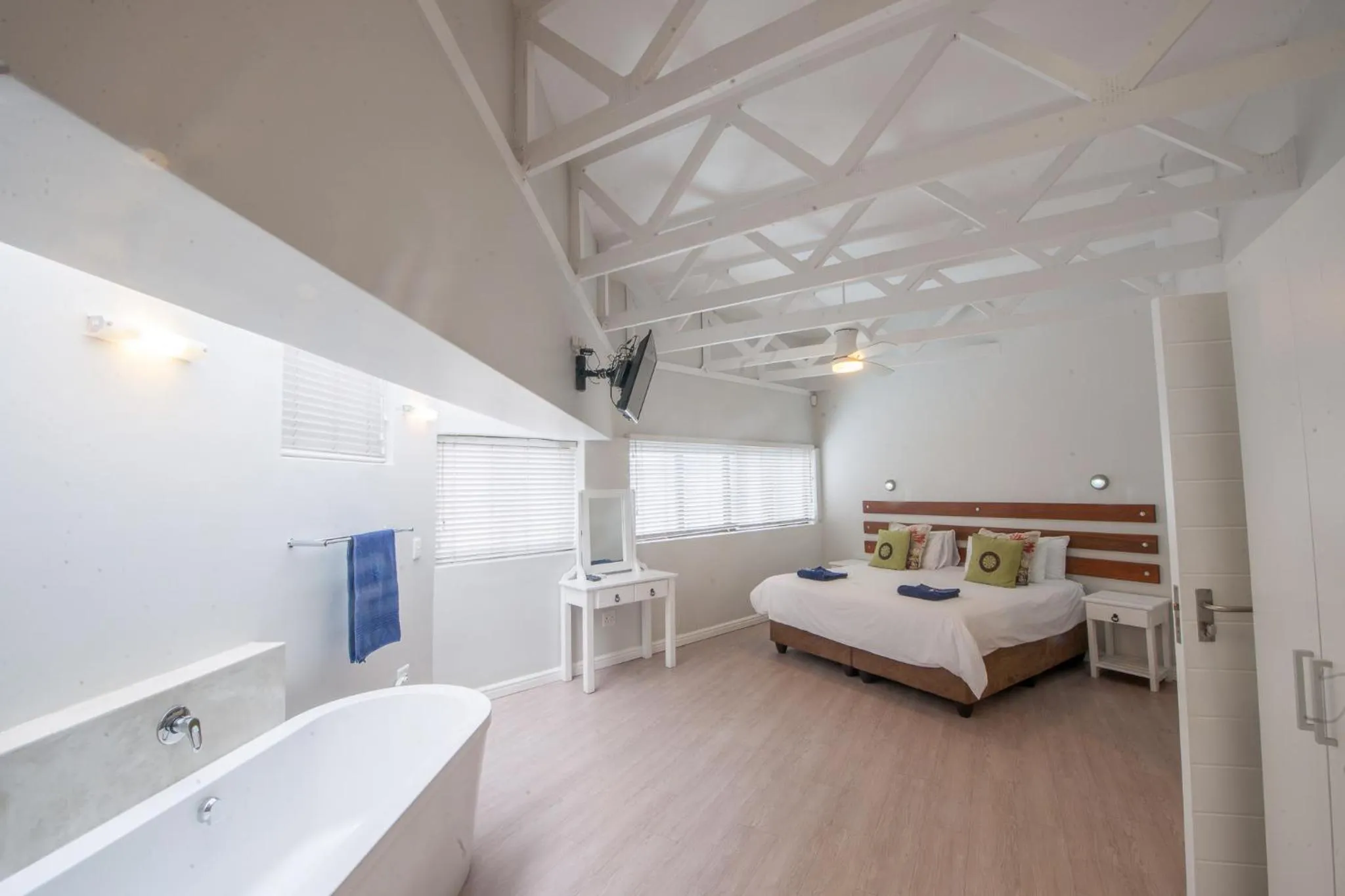 Bed in Plett Beachfront Accommodation