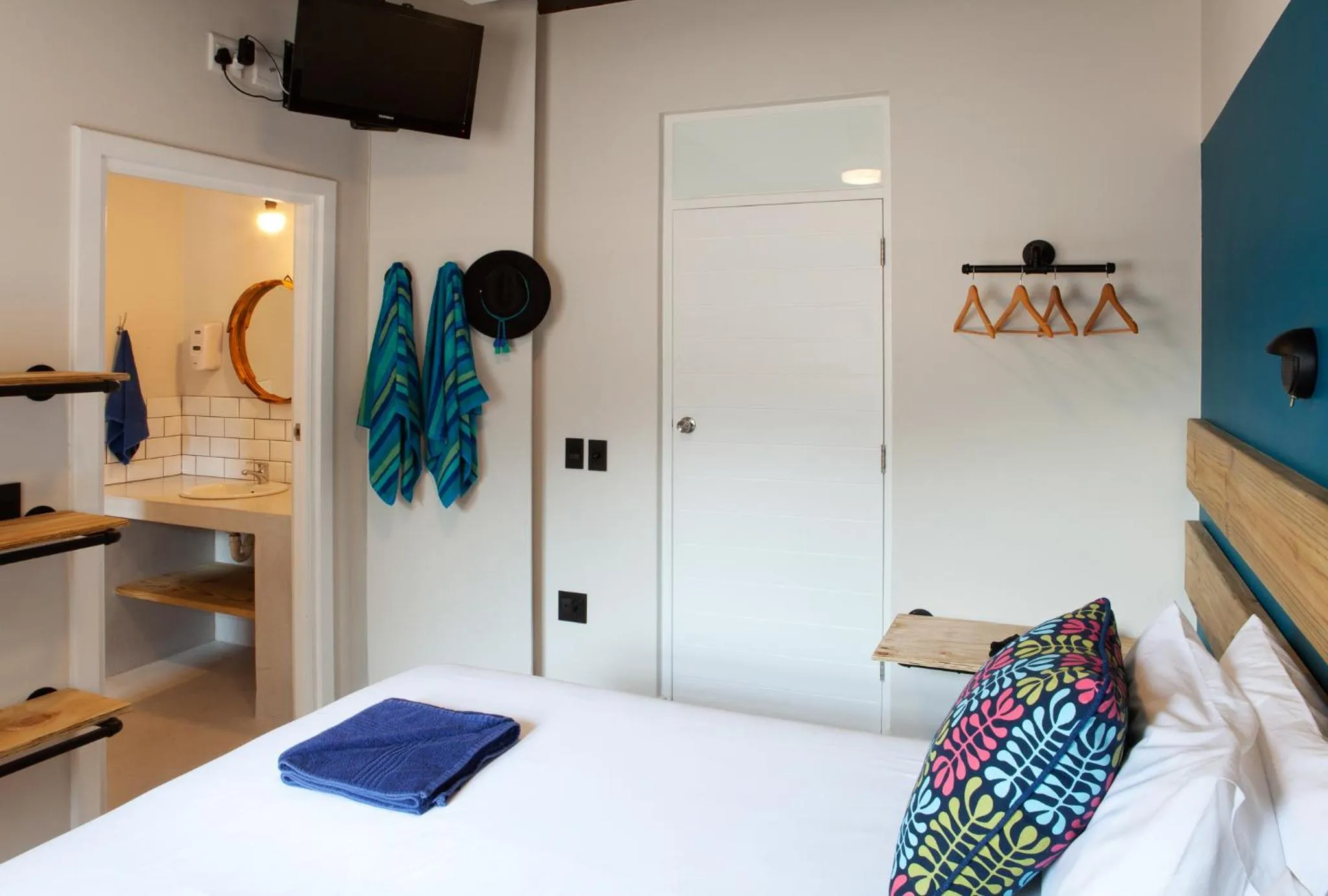 Bedroom, Bed in Plett Beachfront Accommodation