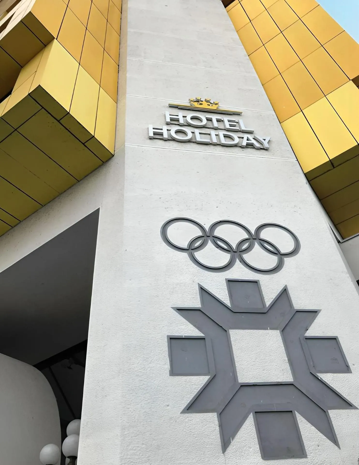 Facade/entrance in Hotel Holiday