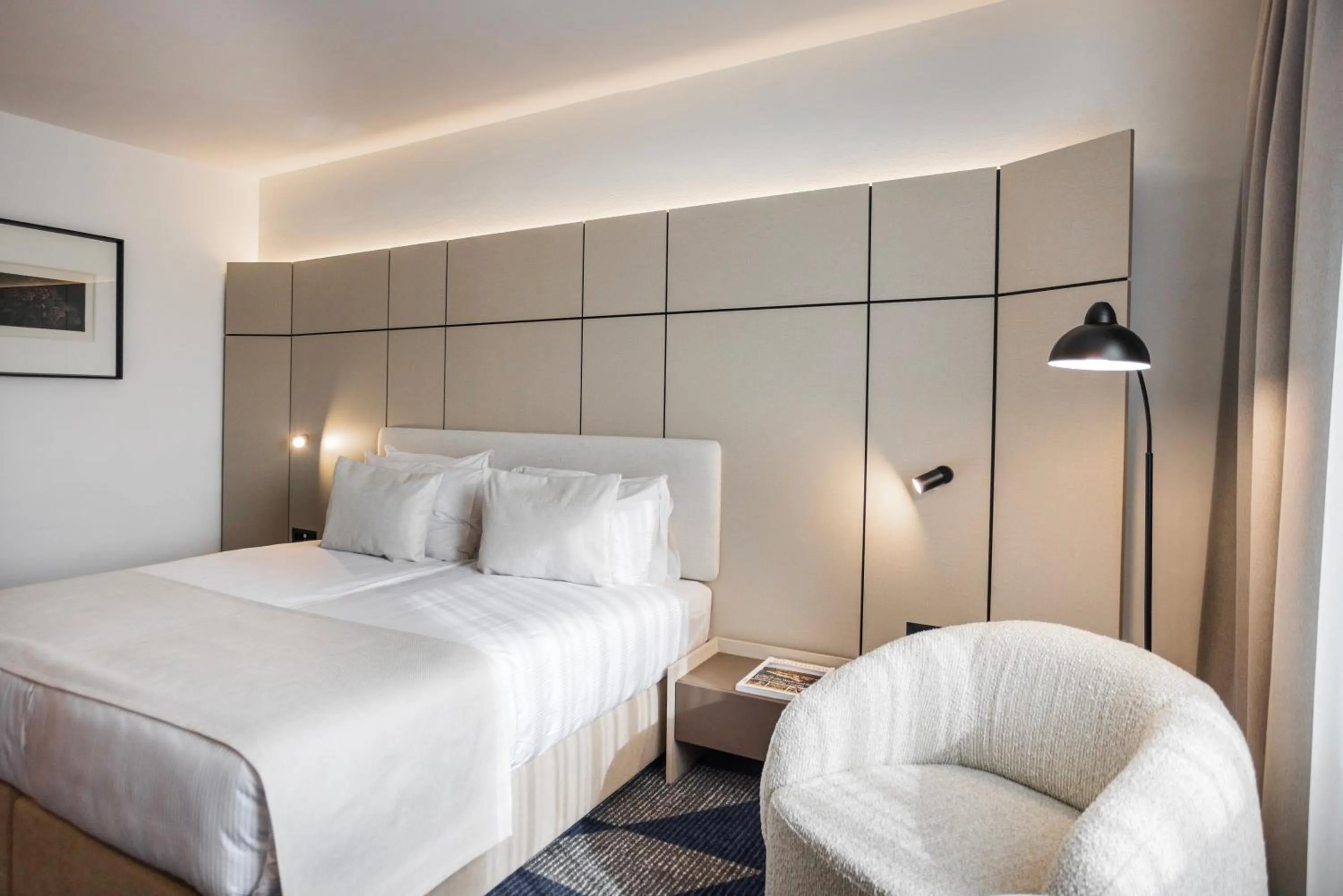 Bed in Hotel Holiday