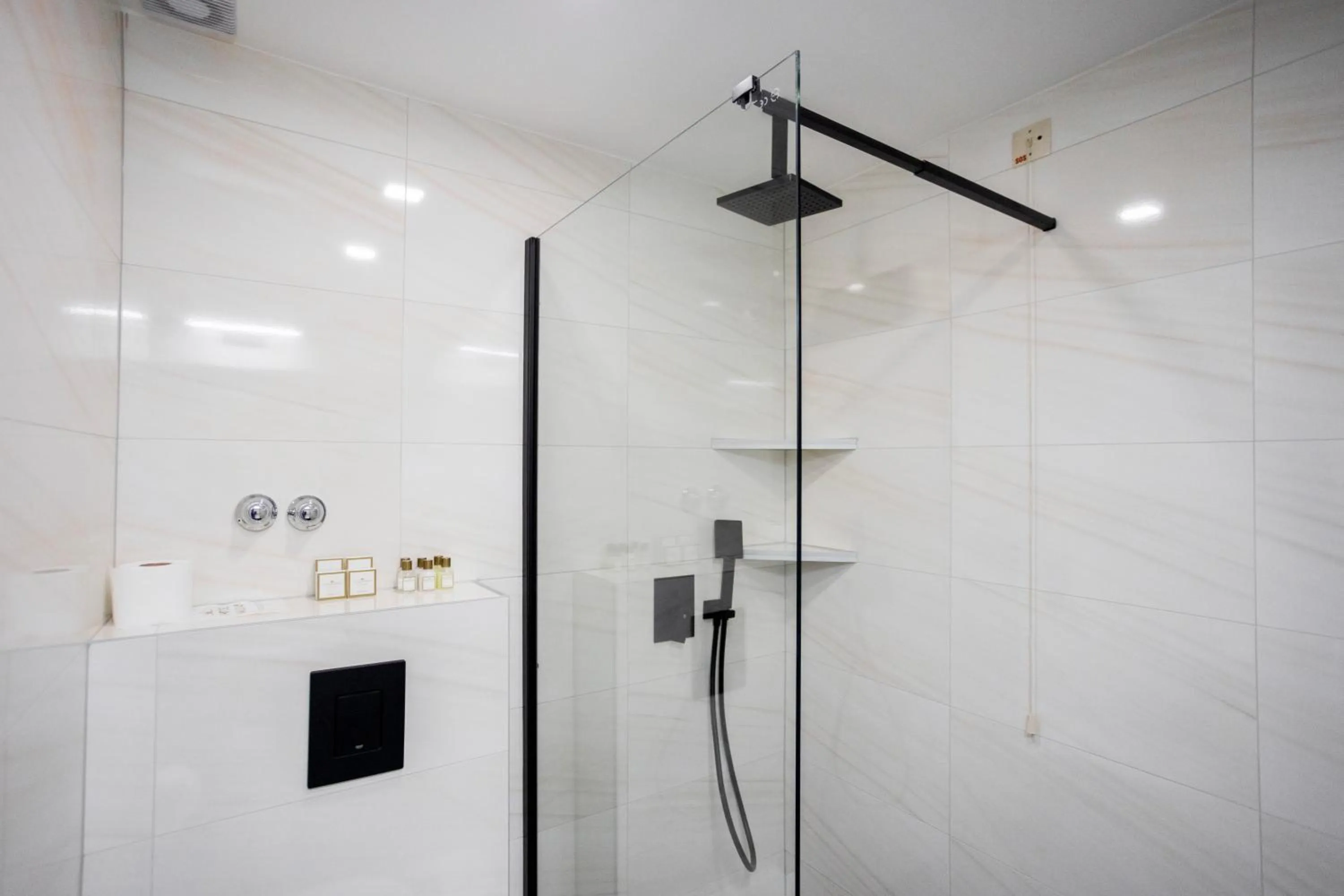 Bathroom in Hotel Holiday