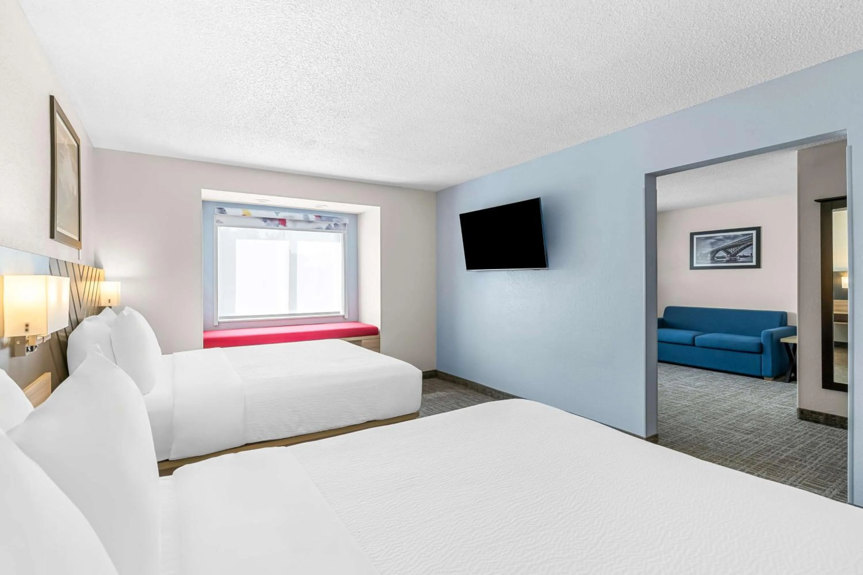 Bedroom, Bed in Eva Hotel Buffalo Airport, BW Signature Collection