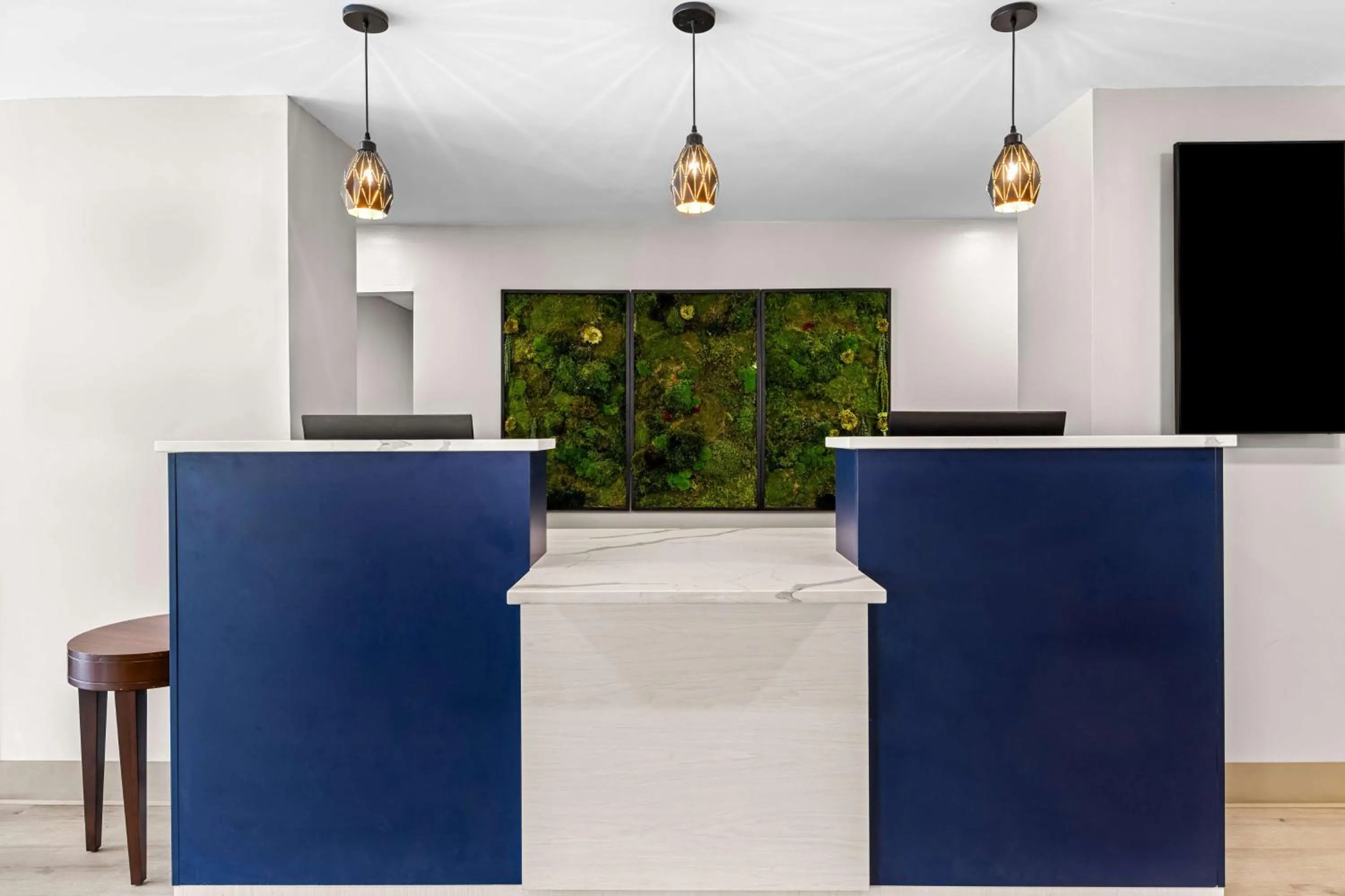 Lobby or reception in Eva Hotel Buffalo Airport, BW Signature Collection