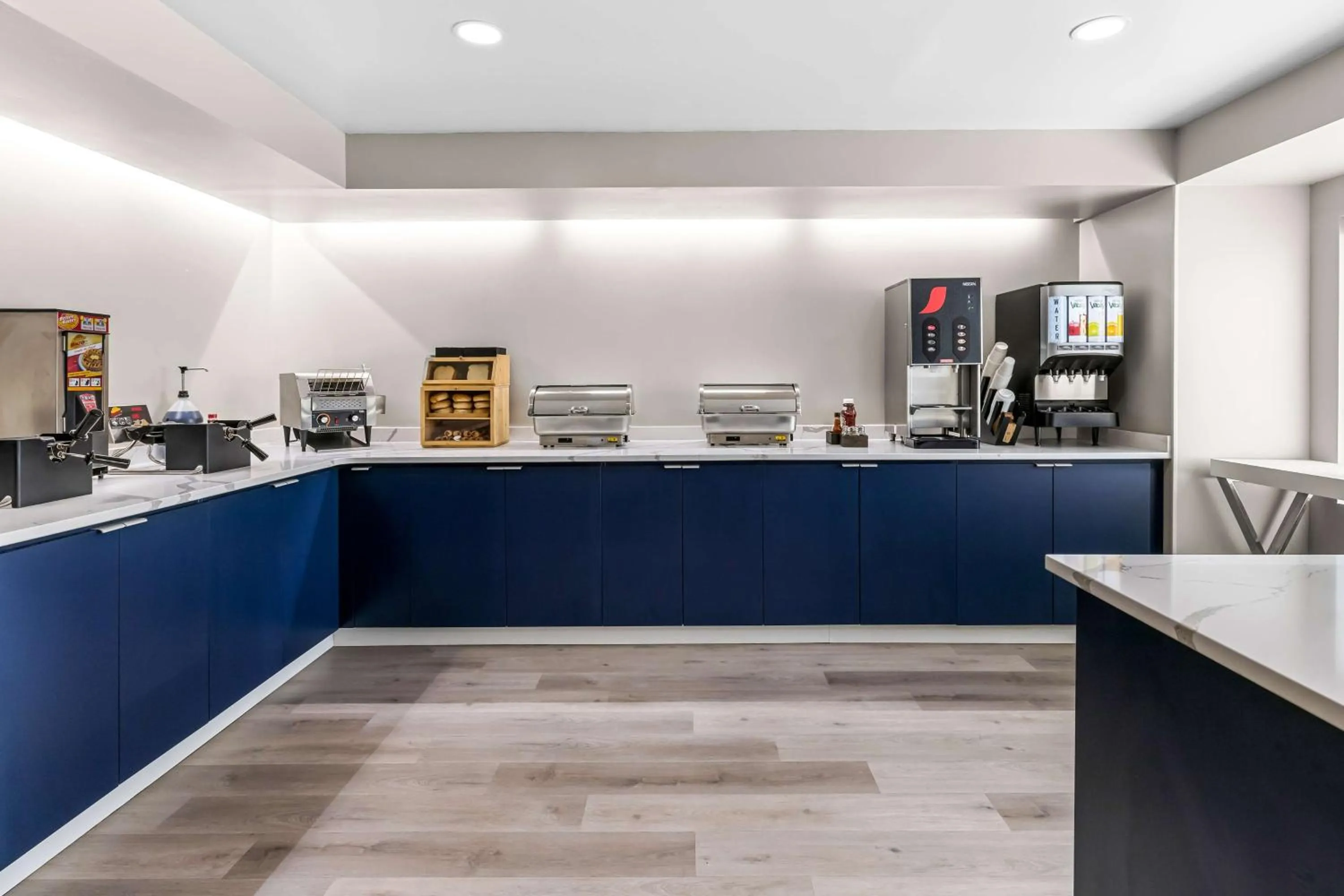 Breakfast in Eva Hotel Buffalo Airport, BW Signature Collection