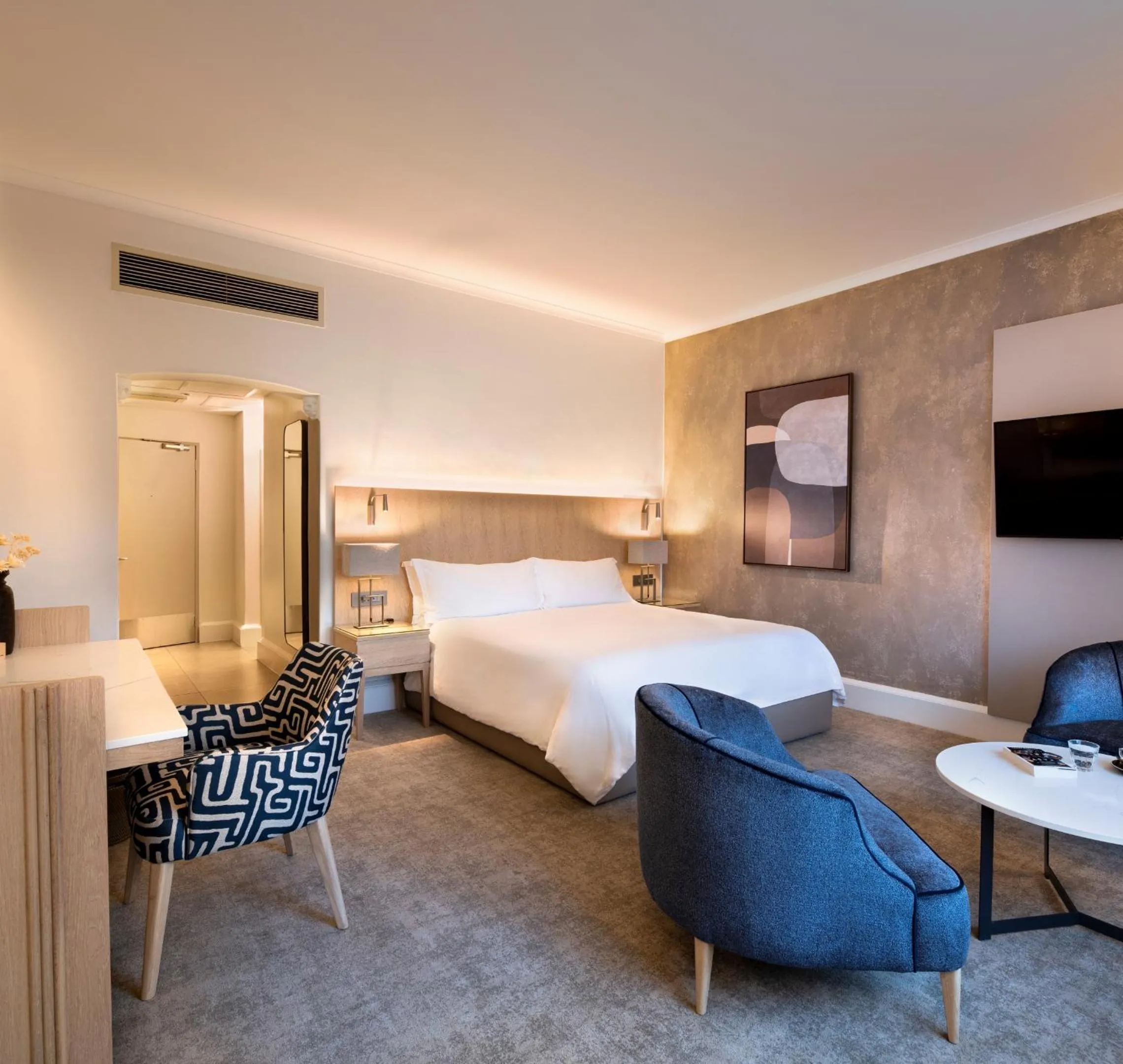 Photo of the whole room, Bed in Victoria & Alfred Hotel by NEWMARK