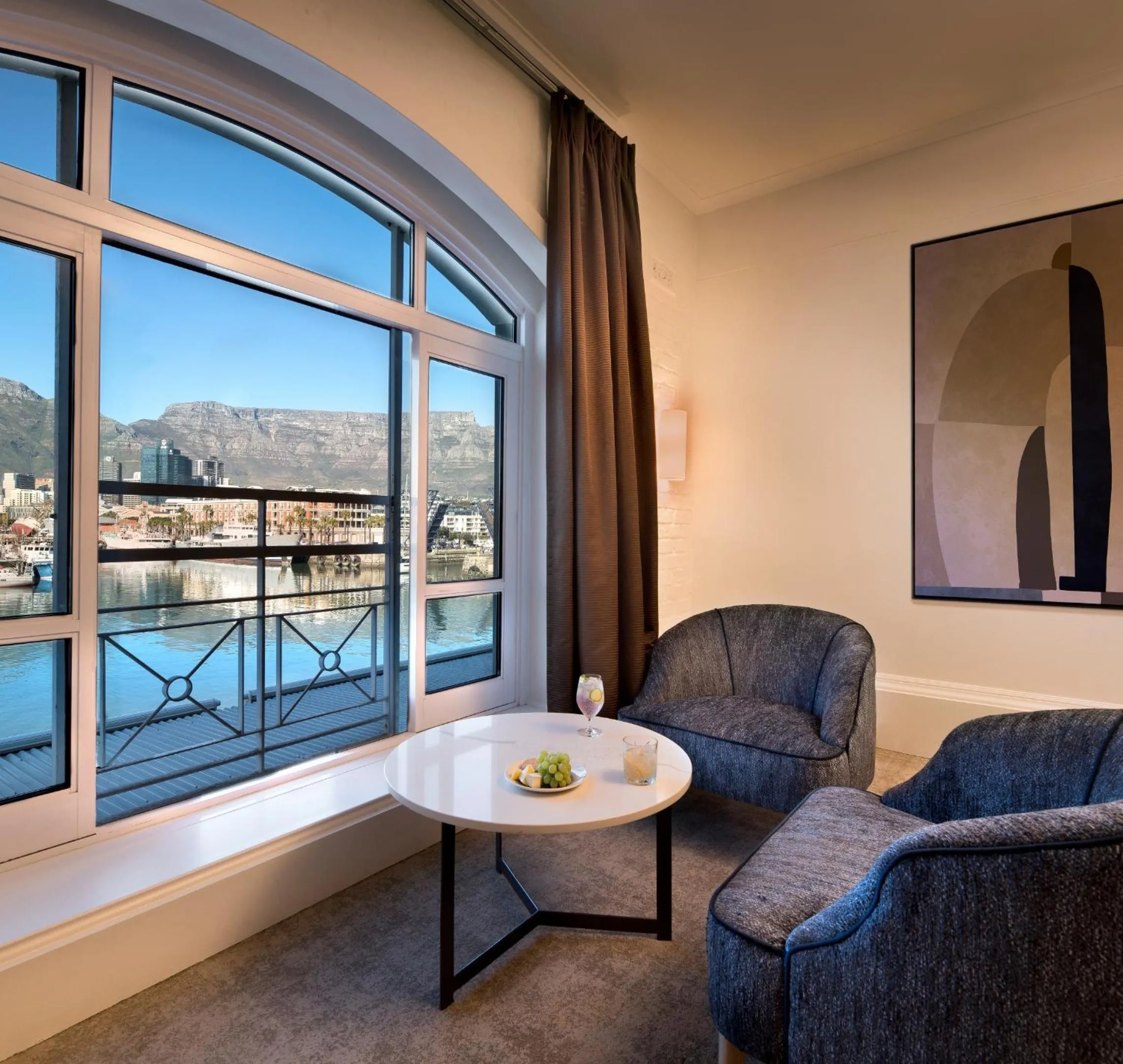 Mountain view in Victoria & Alfred Hotel by NEWMARK