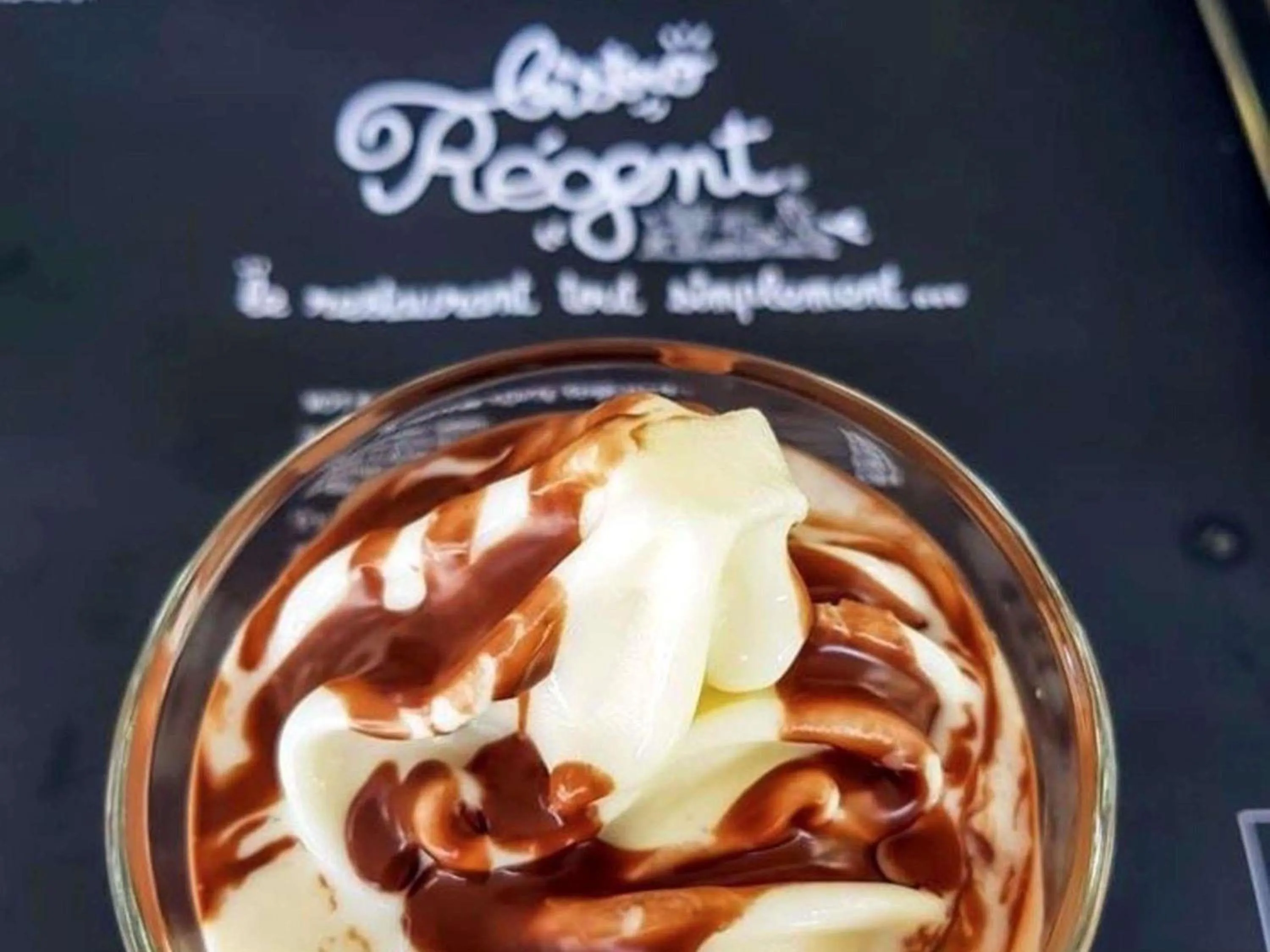 Restaurant/places to eat in ibis Styles Evry Courcouronnes Hotel and Events