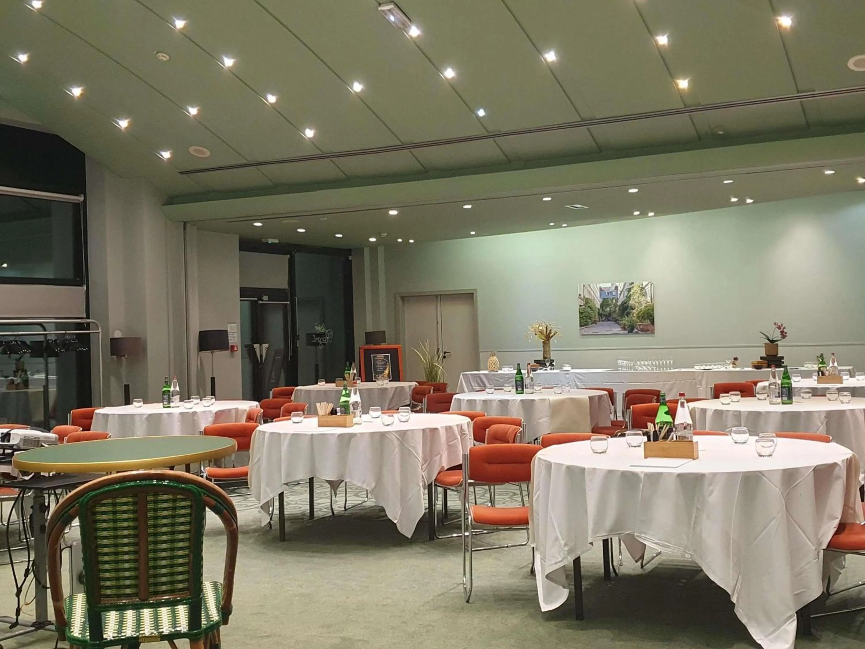 Meeting/conference room in ibis Styles Evry Courcouronnes Hotel and Events