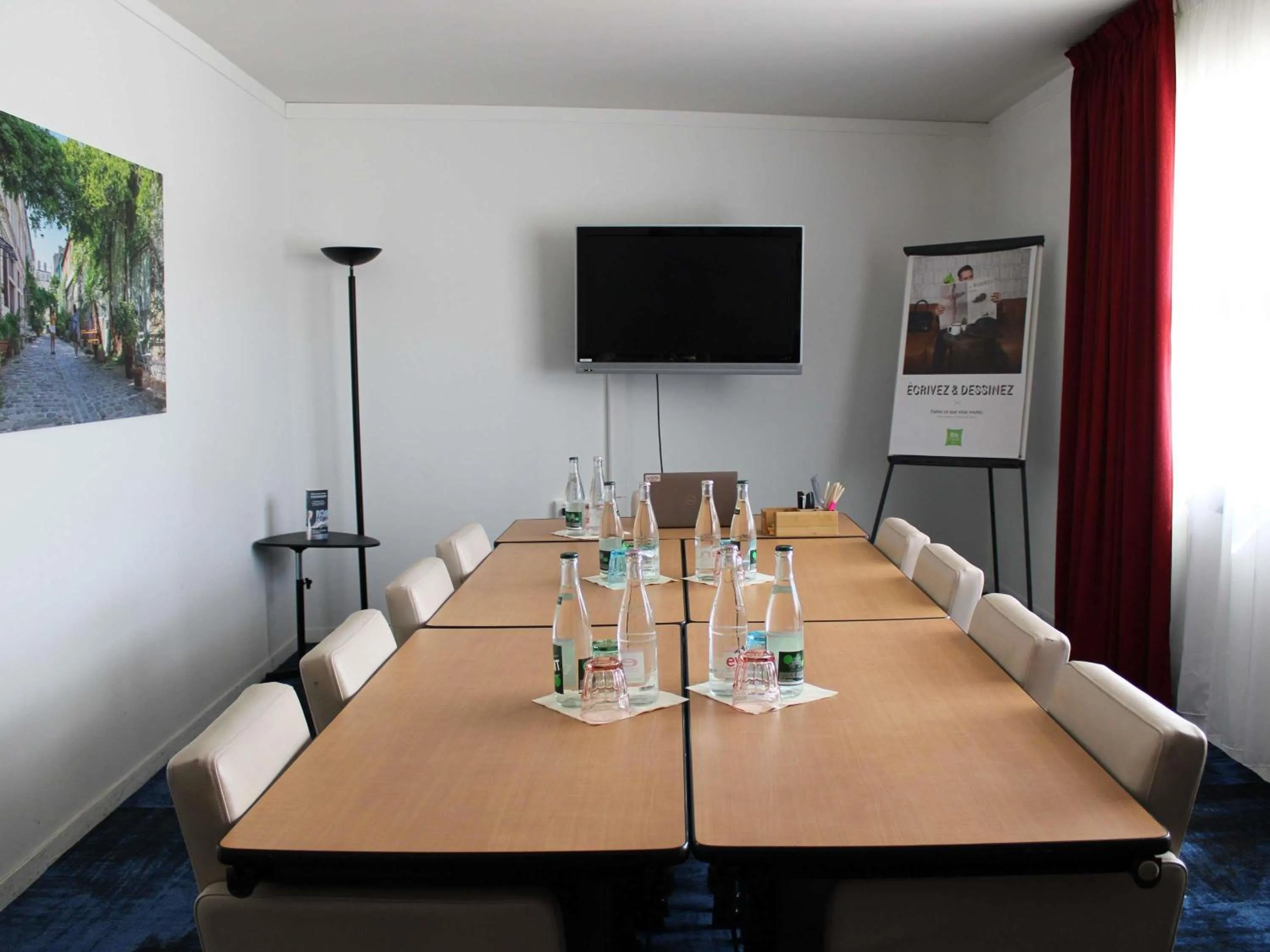 Meeting/conference room in ibis Styles Evry Courcouronnes Hotel and Events