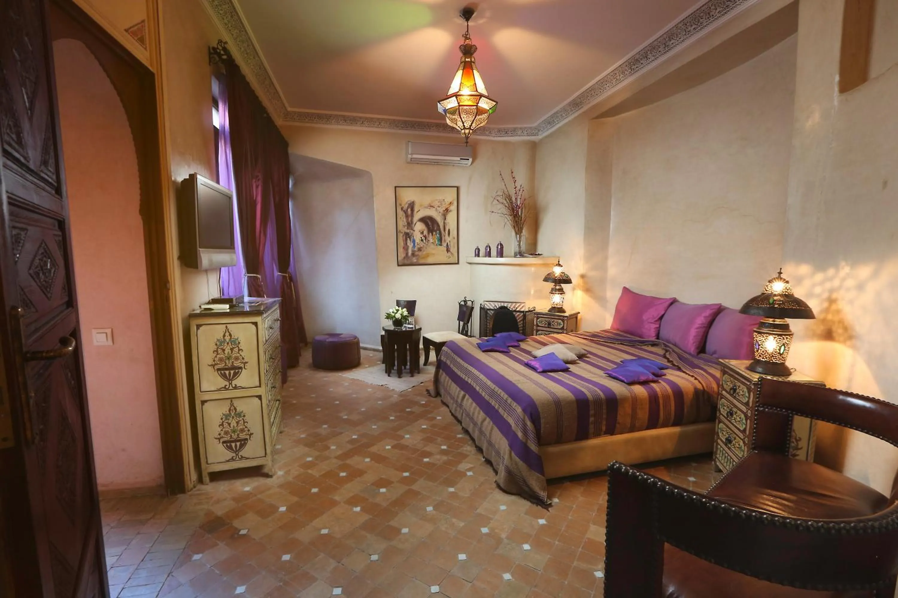 Photo of the whole room, Bed in Riad Turquoise