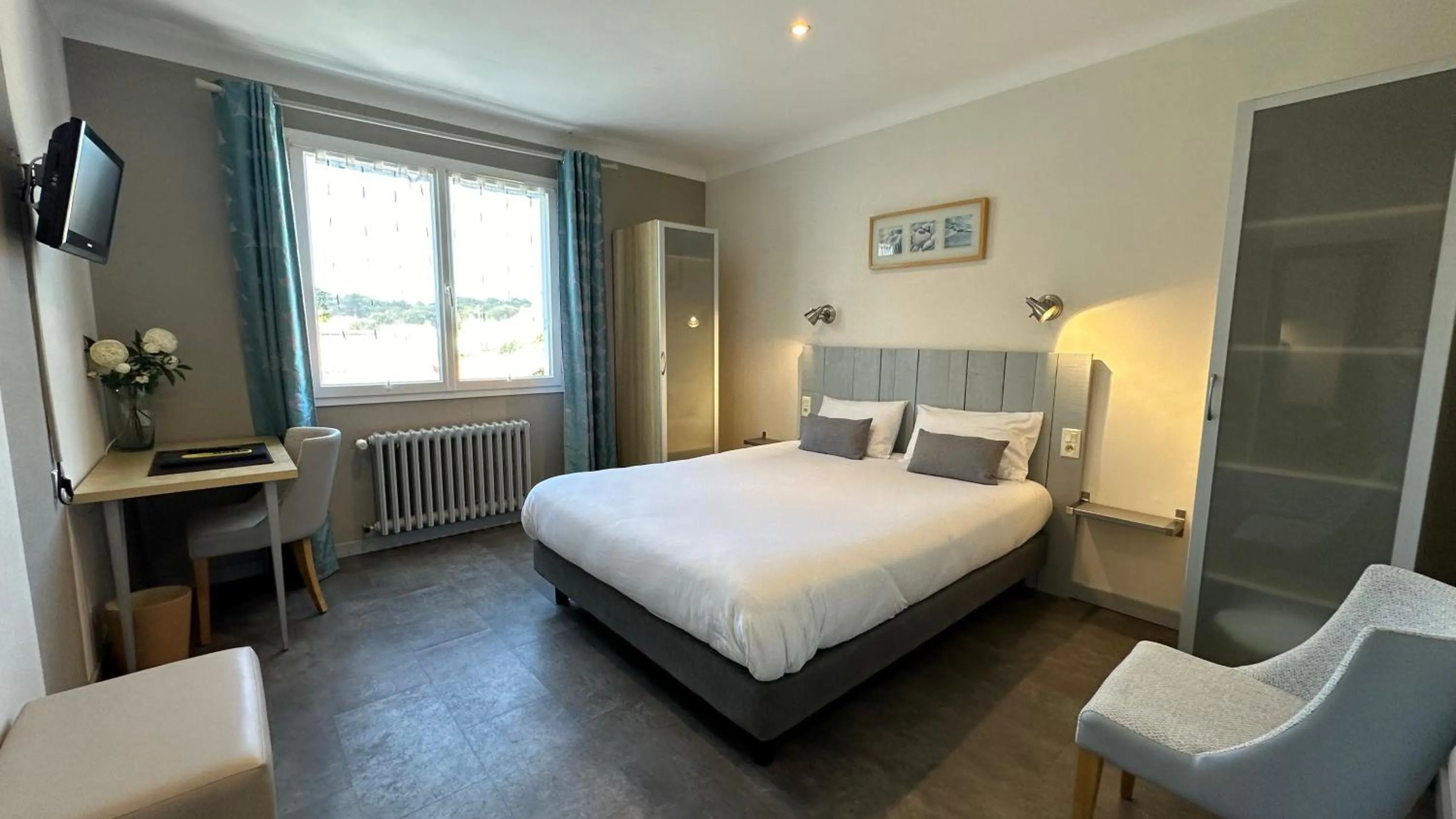 Bed in Hotel Le Goeland