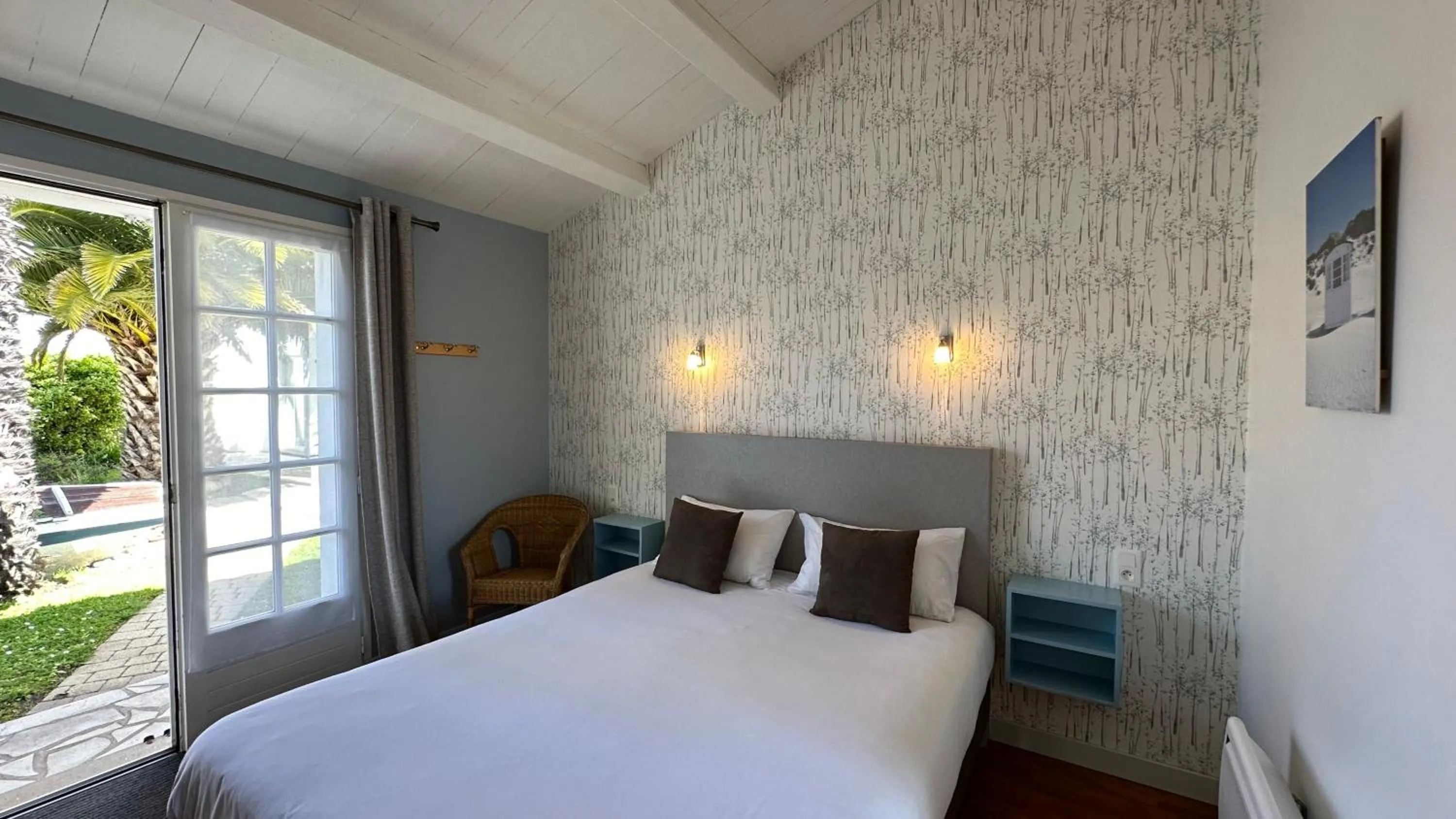 Bed in Hotel Le Goeland