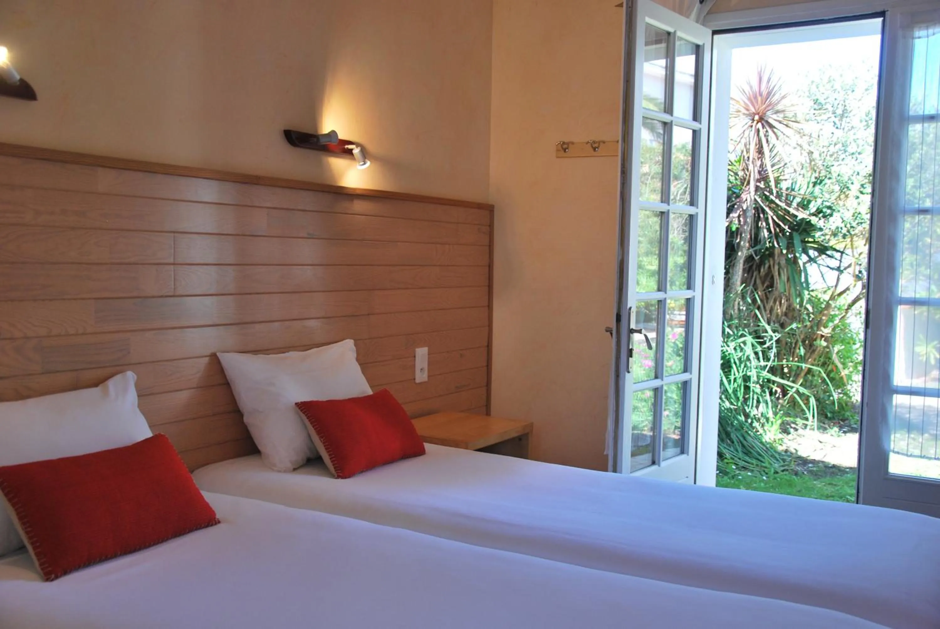 Bed in Hotel Le Goeland