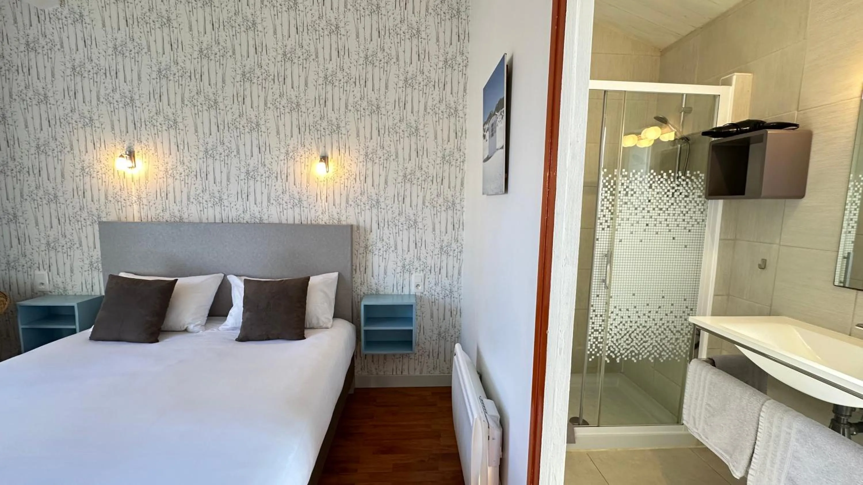 Bed in Hotel Le Goeland