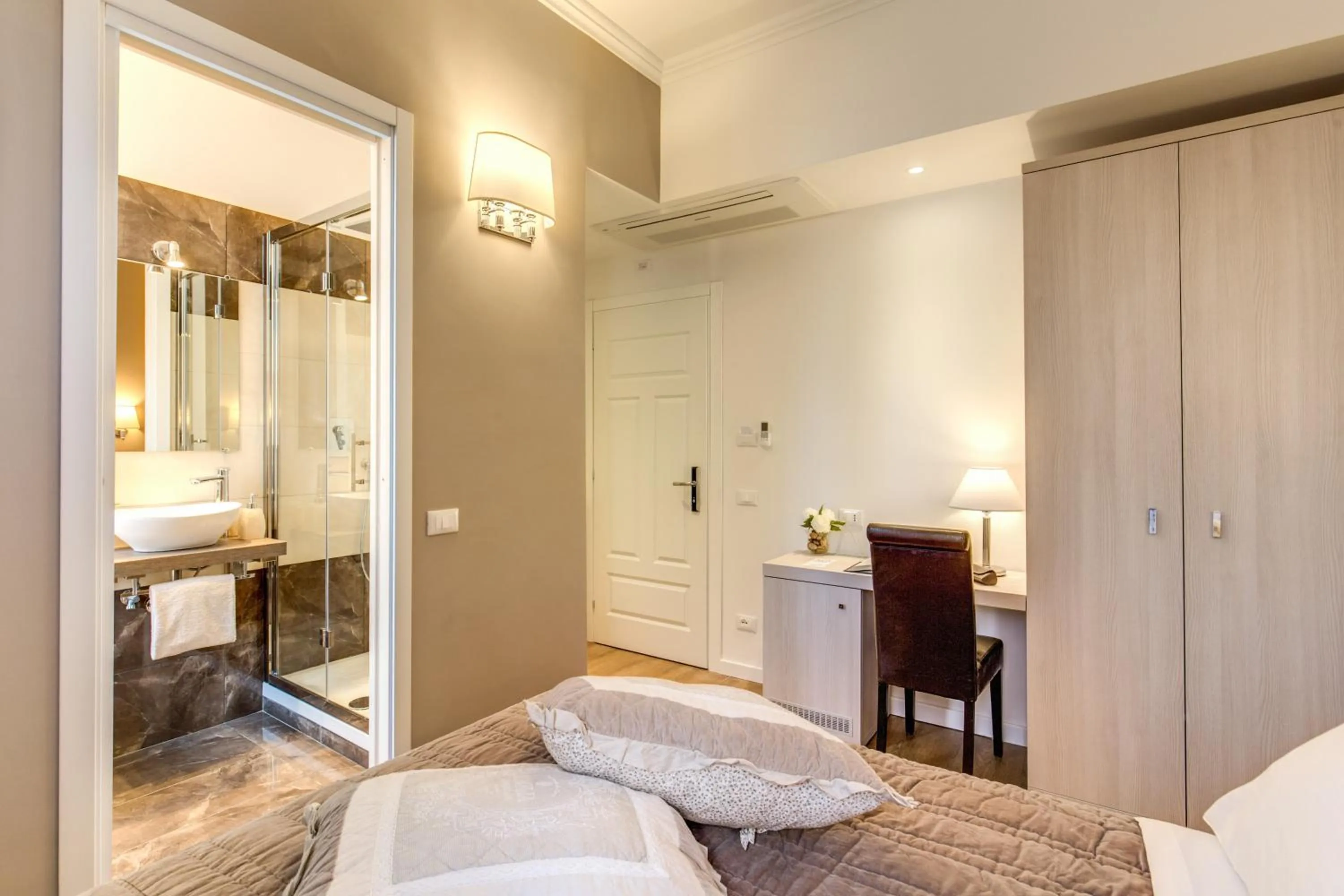 Photo of the whole room, Bed in The Bridge Suites