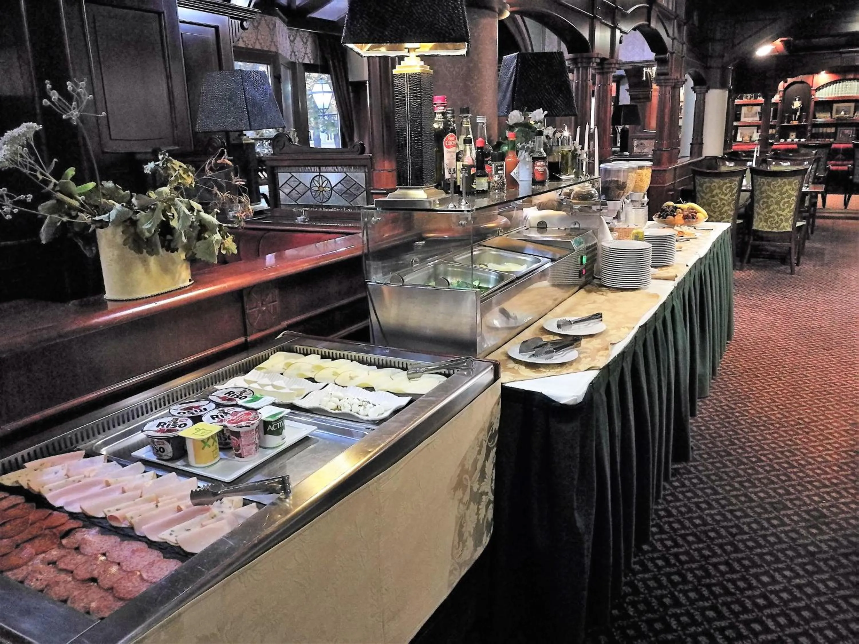 Buffet breakfast in Golden Ball Club