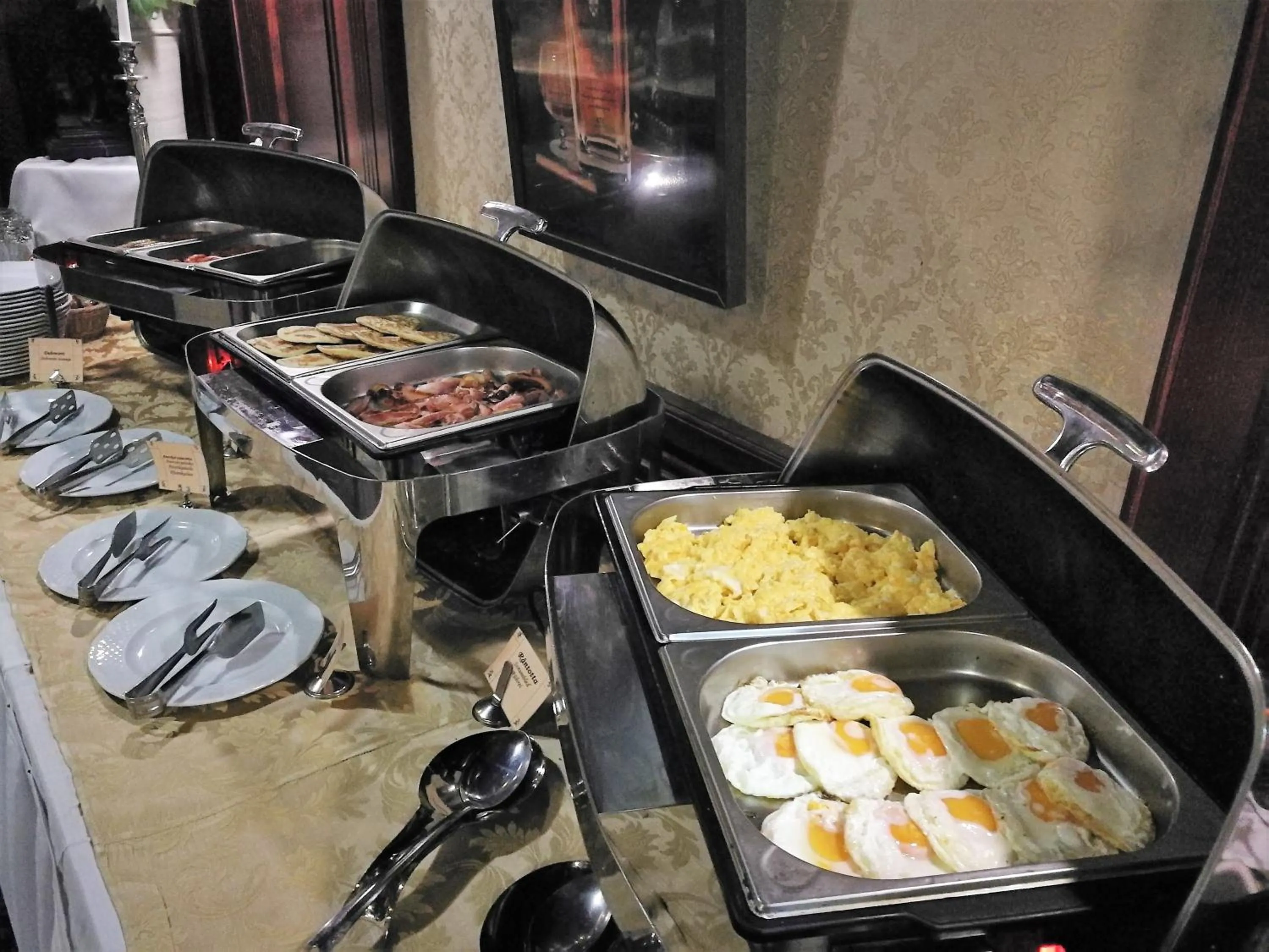 Buffet breakfast in Golden Ball Club