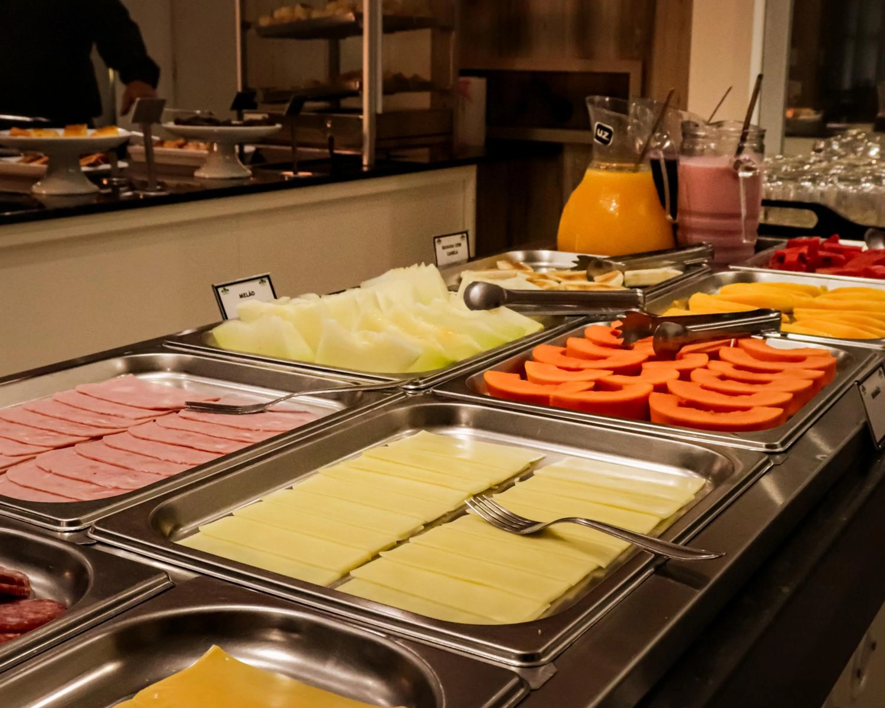 Buffet breakfast in Hotel Pequeno Bosque