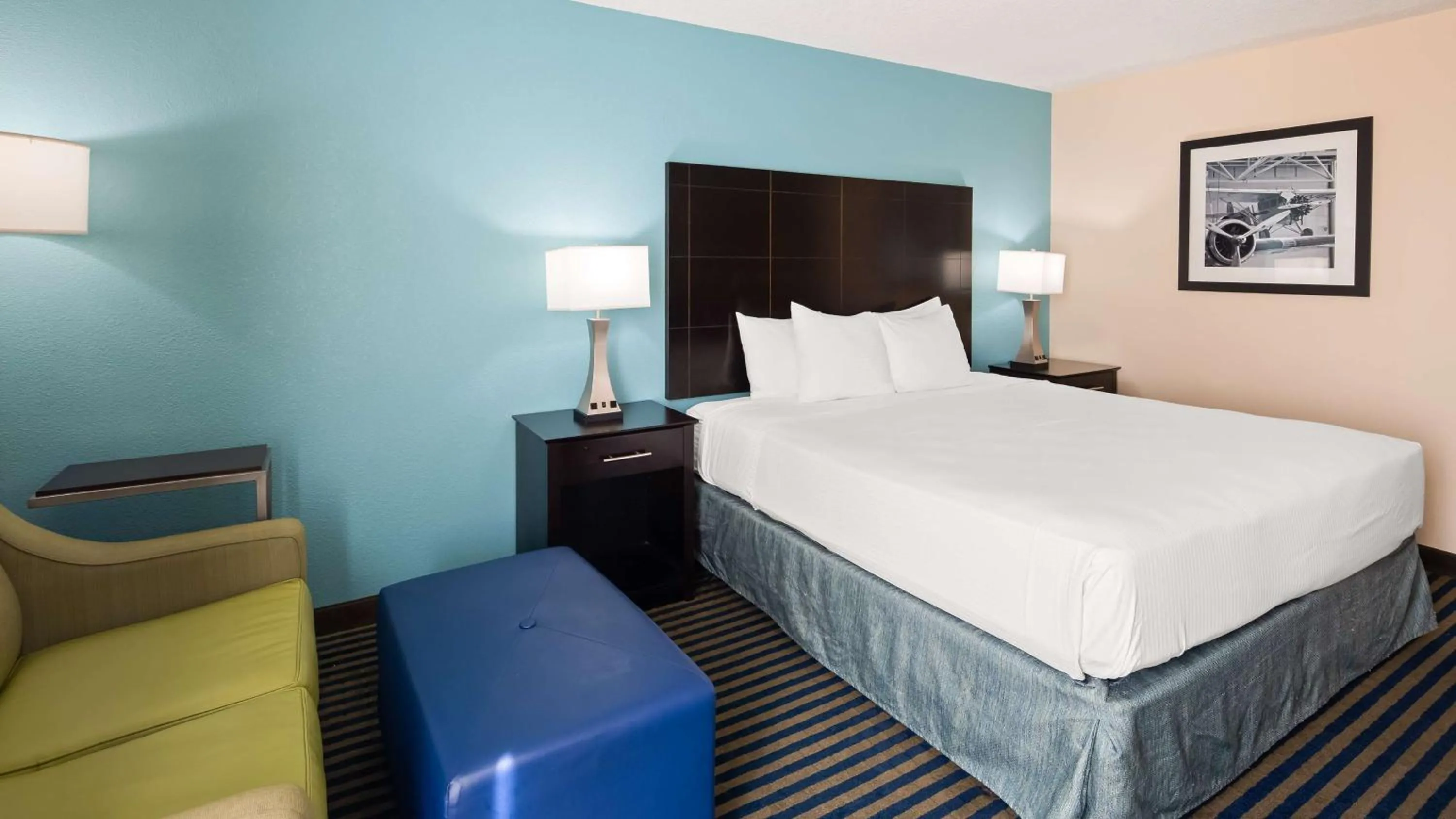 Bedroom, Bed in Best Western Leesburg