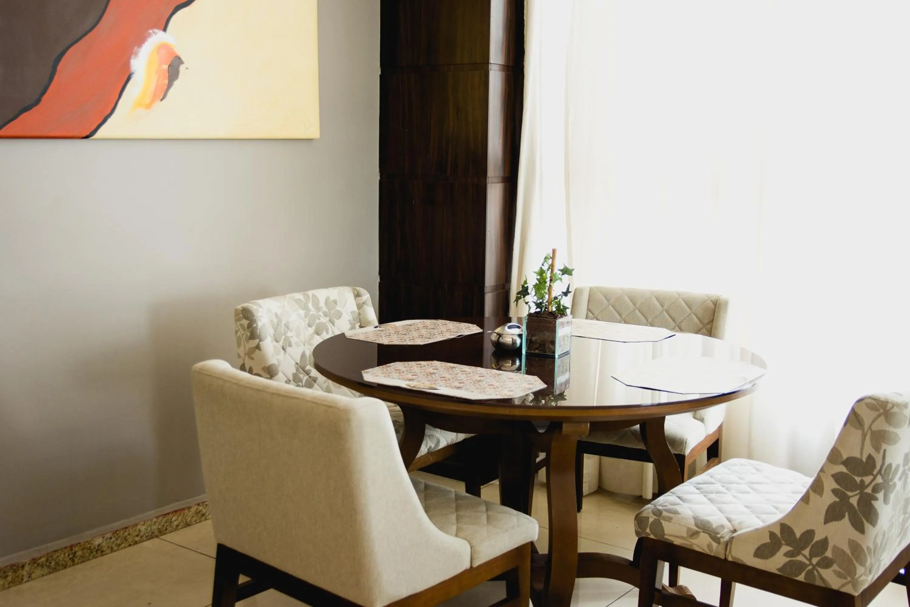 Restaurant/places to eat in Class Hotel Varginha