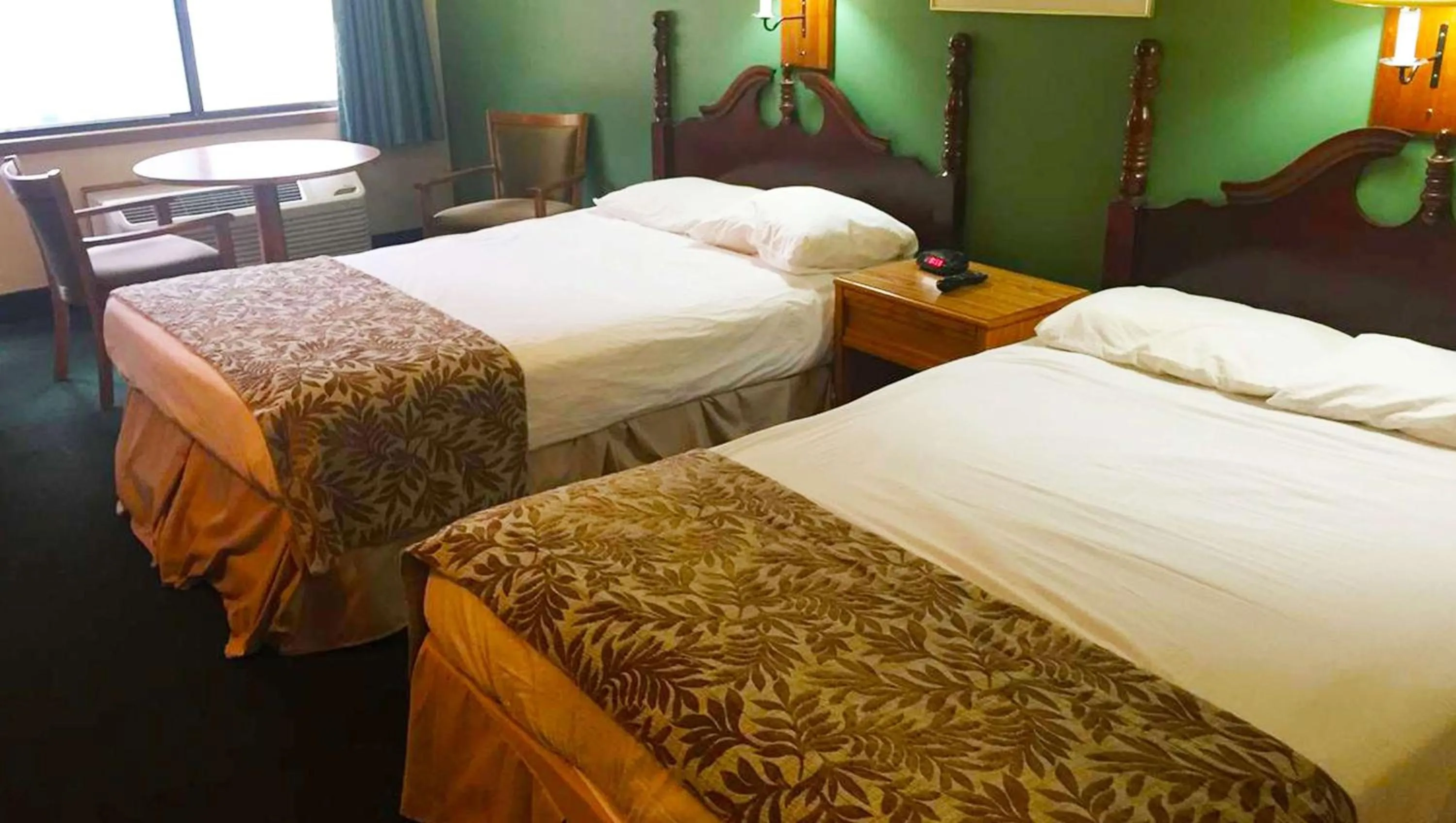 Photo of the whole room, Bed in M Star Hotel Covington