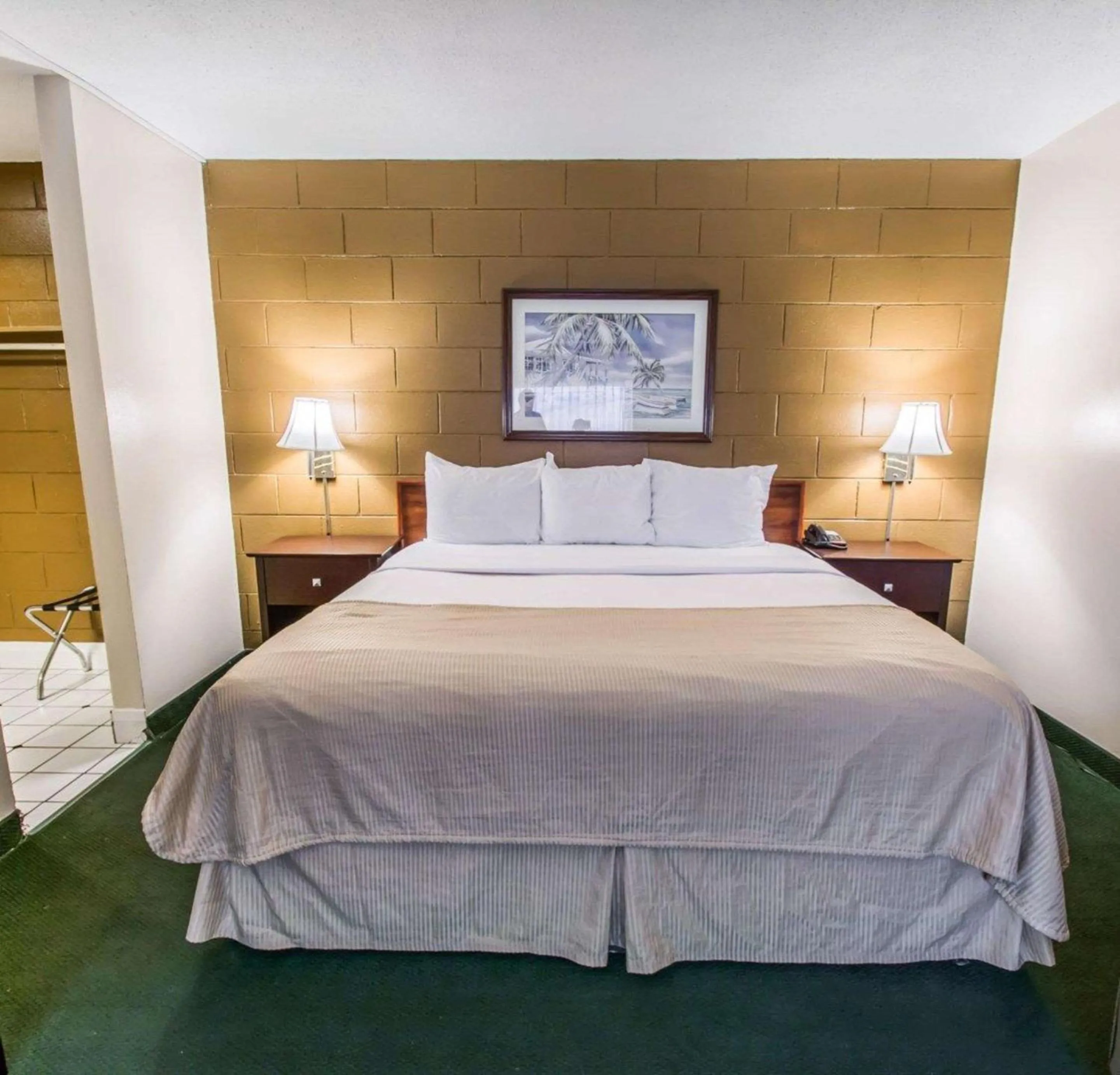 Photo of the whole room, Bed in Econo Lodge Cocoa Beach - near the Port