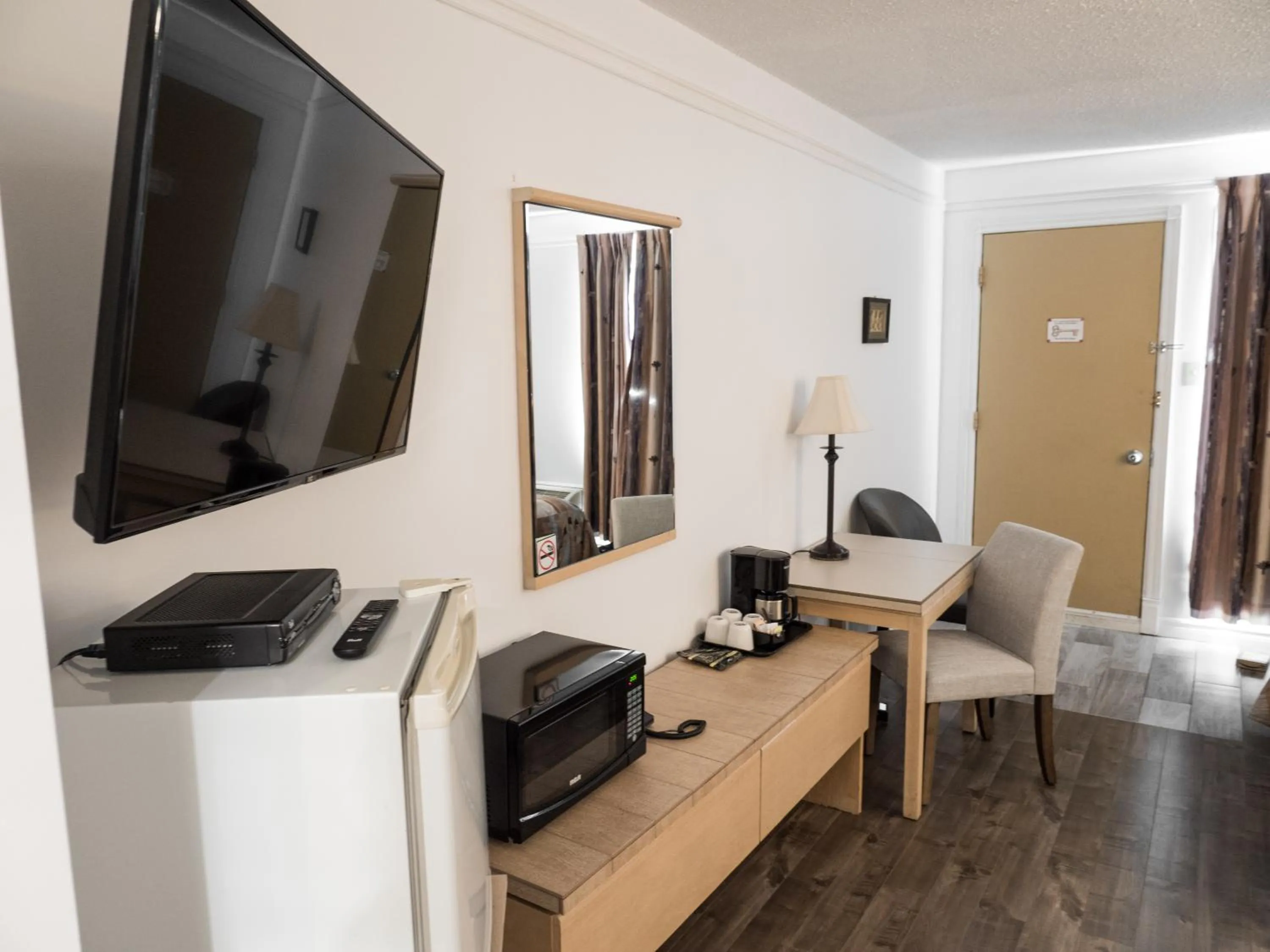 TV and multimedia in Motel Classique