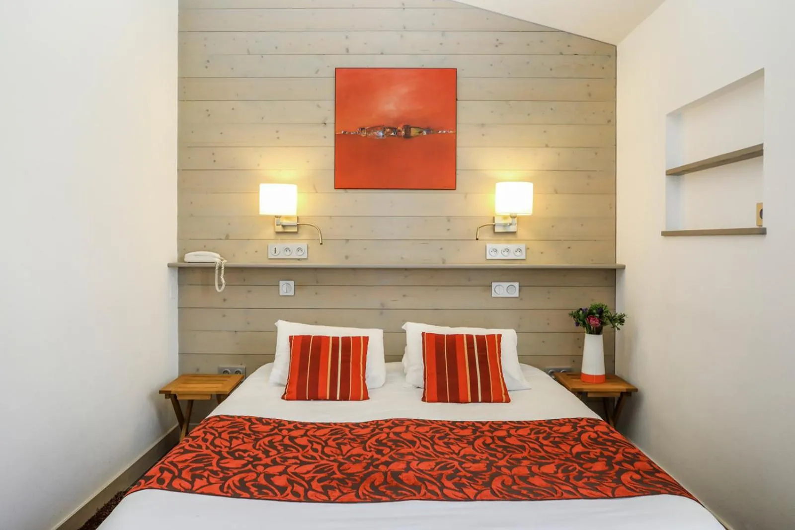 Bedroom, Bed in Hôtel Les Vignes de la Chapelle, "The Originals Relais"