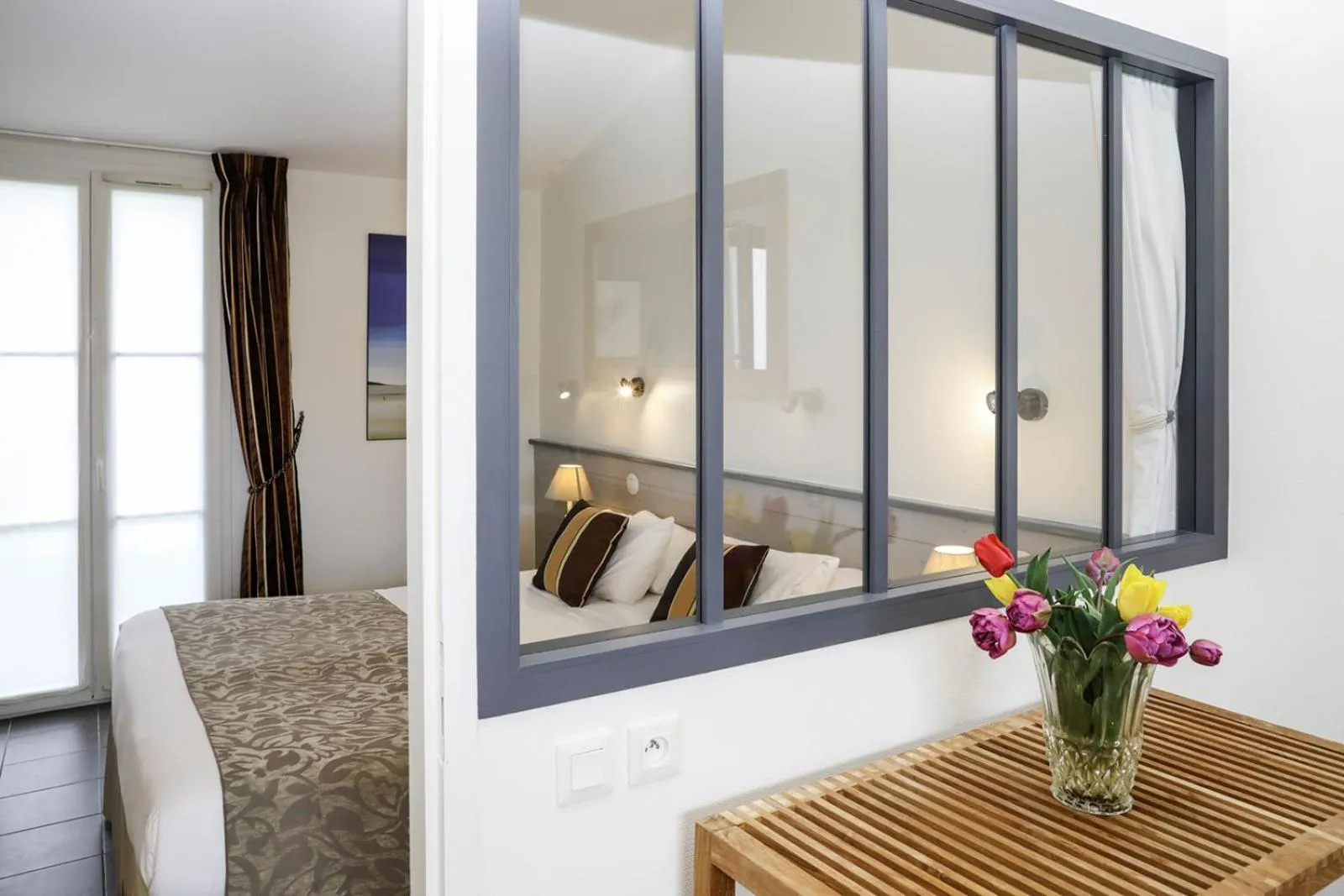 Photo of the whole room, Bed in Hôtel Les Vignes de la Chapelle, "The Originals Relais"