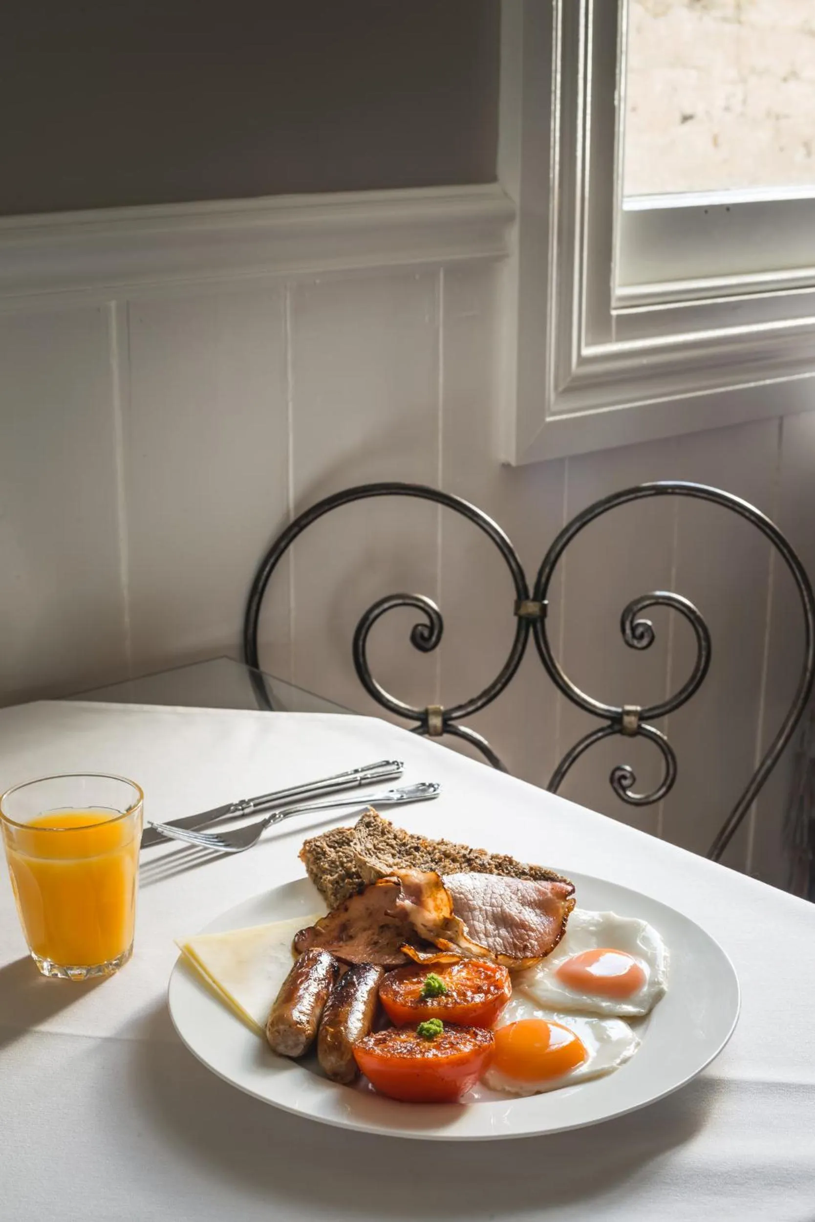 Breakfast in The Ark Stanley Luxury Bed and Breakfast