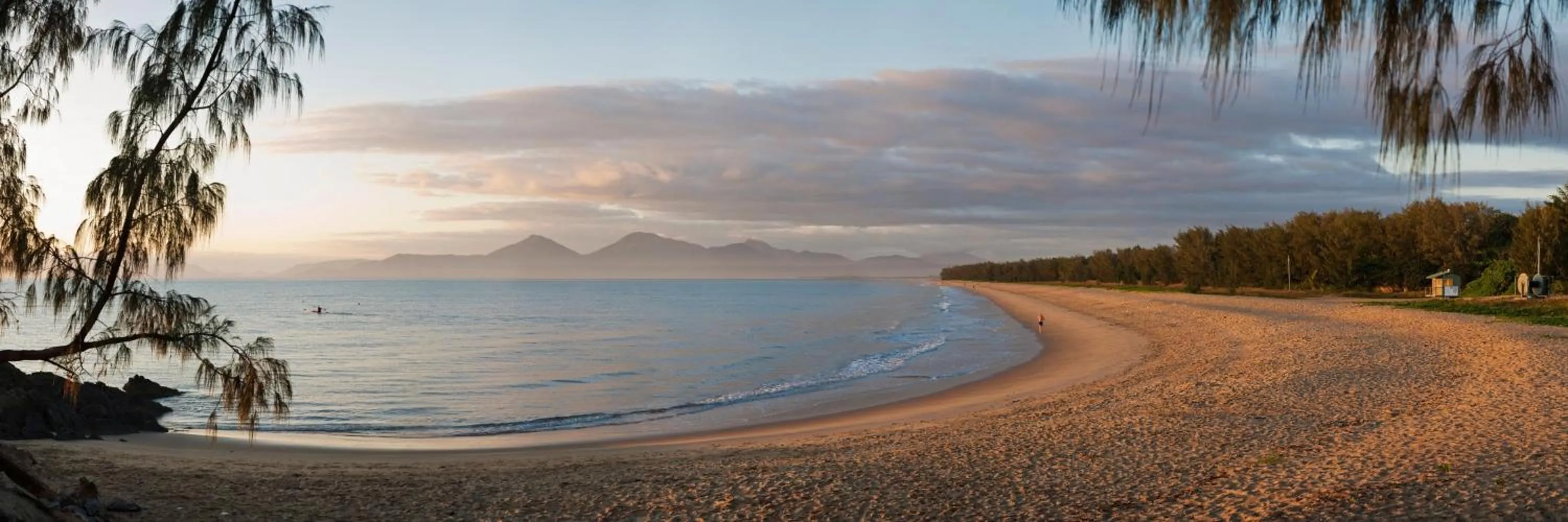 Beach in Golden Sands Beachfront Resort