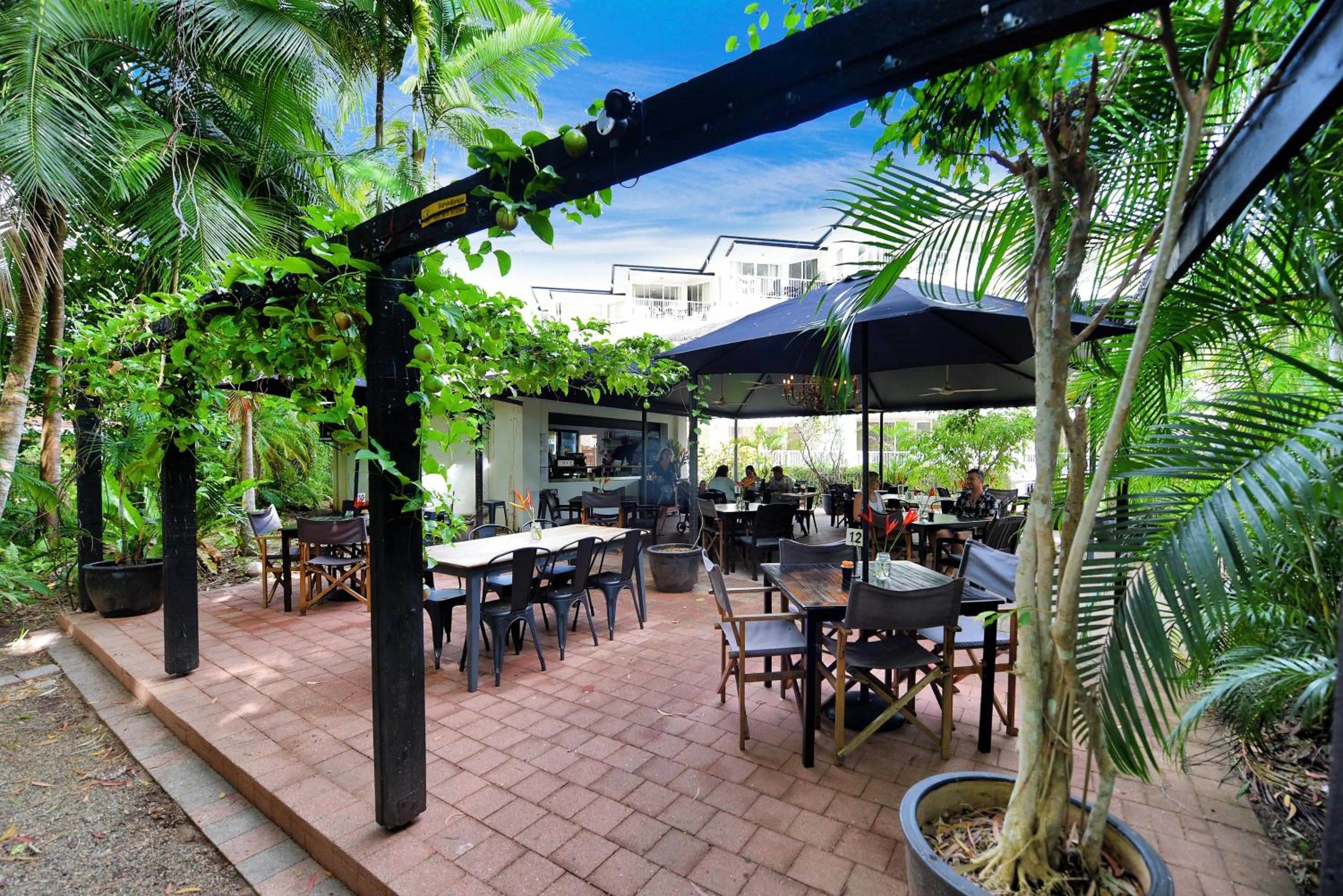 Restaurant/places to eat in Golden Sands Beachfront Resort