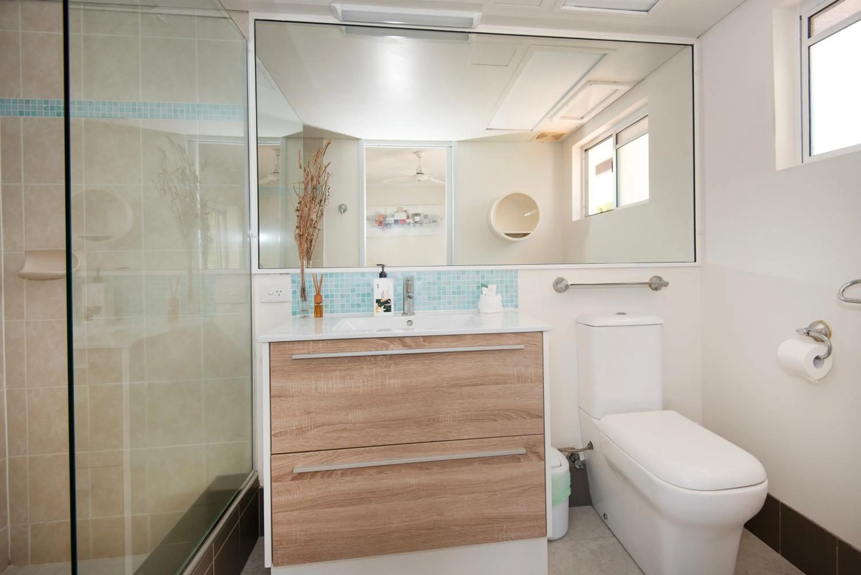 Bathroom in Golden Sands Beachfront Resort
