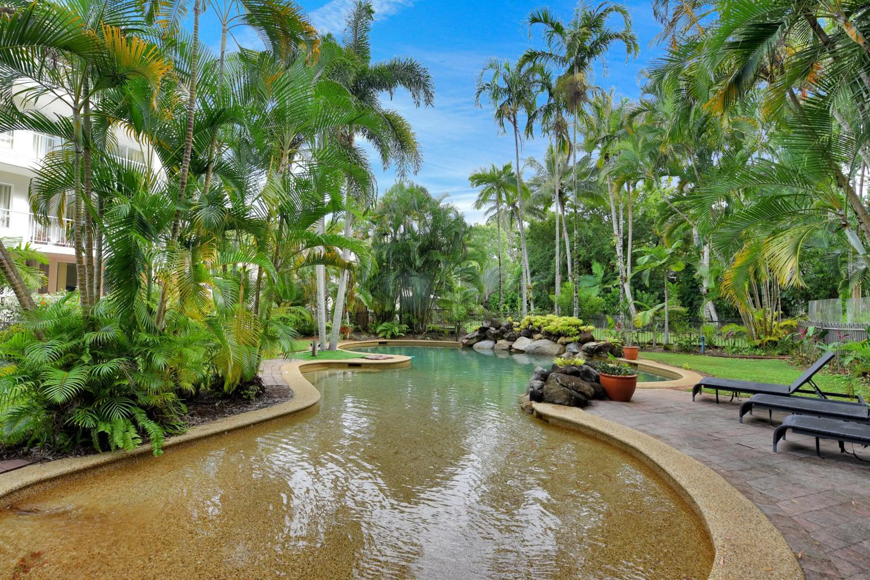 Swimming pool in Golden Sands Beachfront Resort