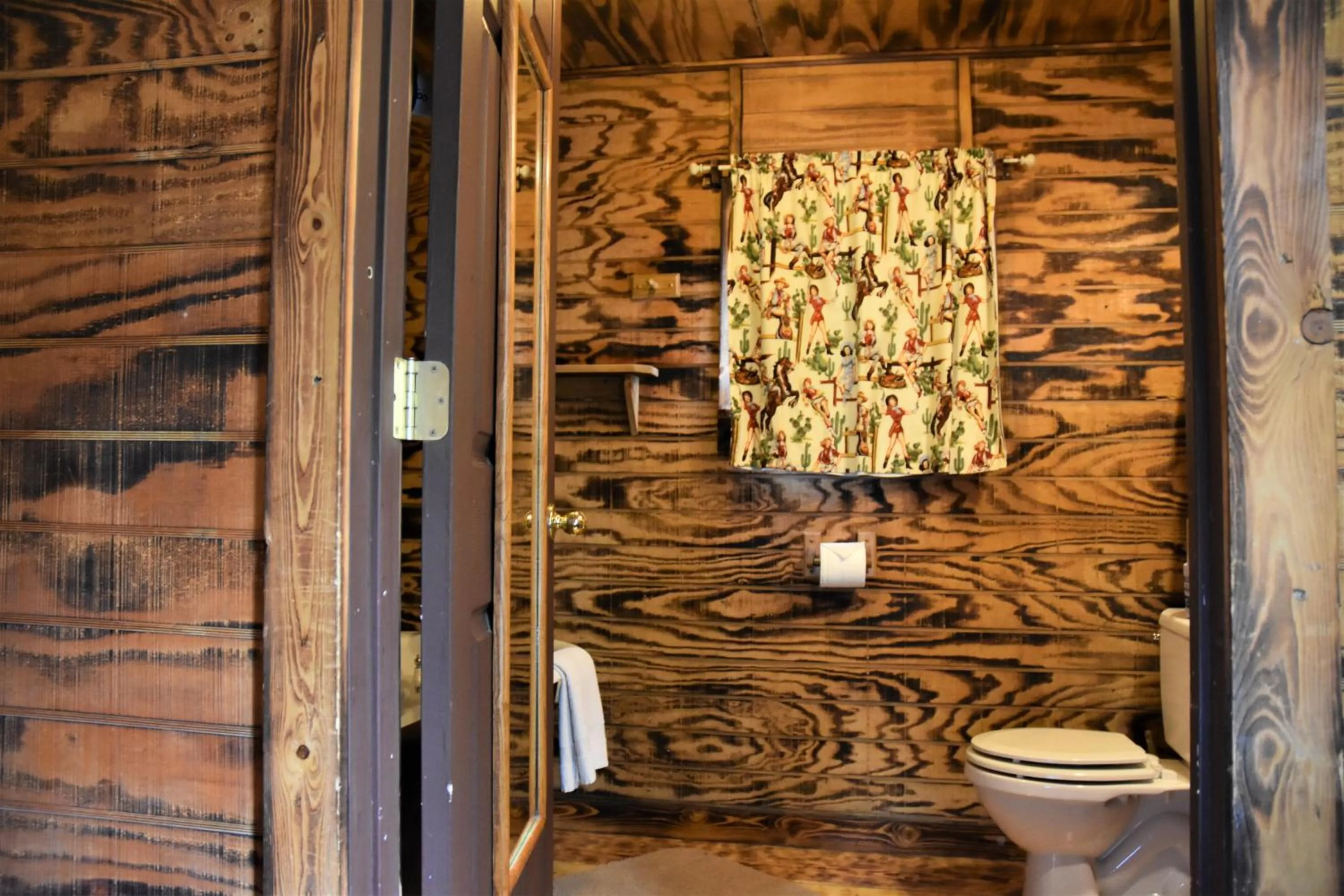 Bathroom in Grand Canyon Western Ranch