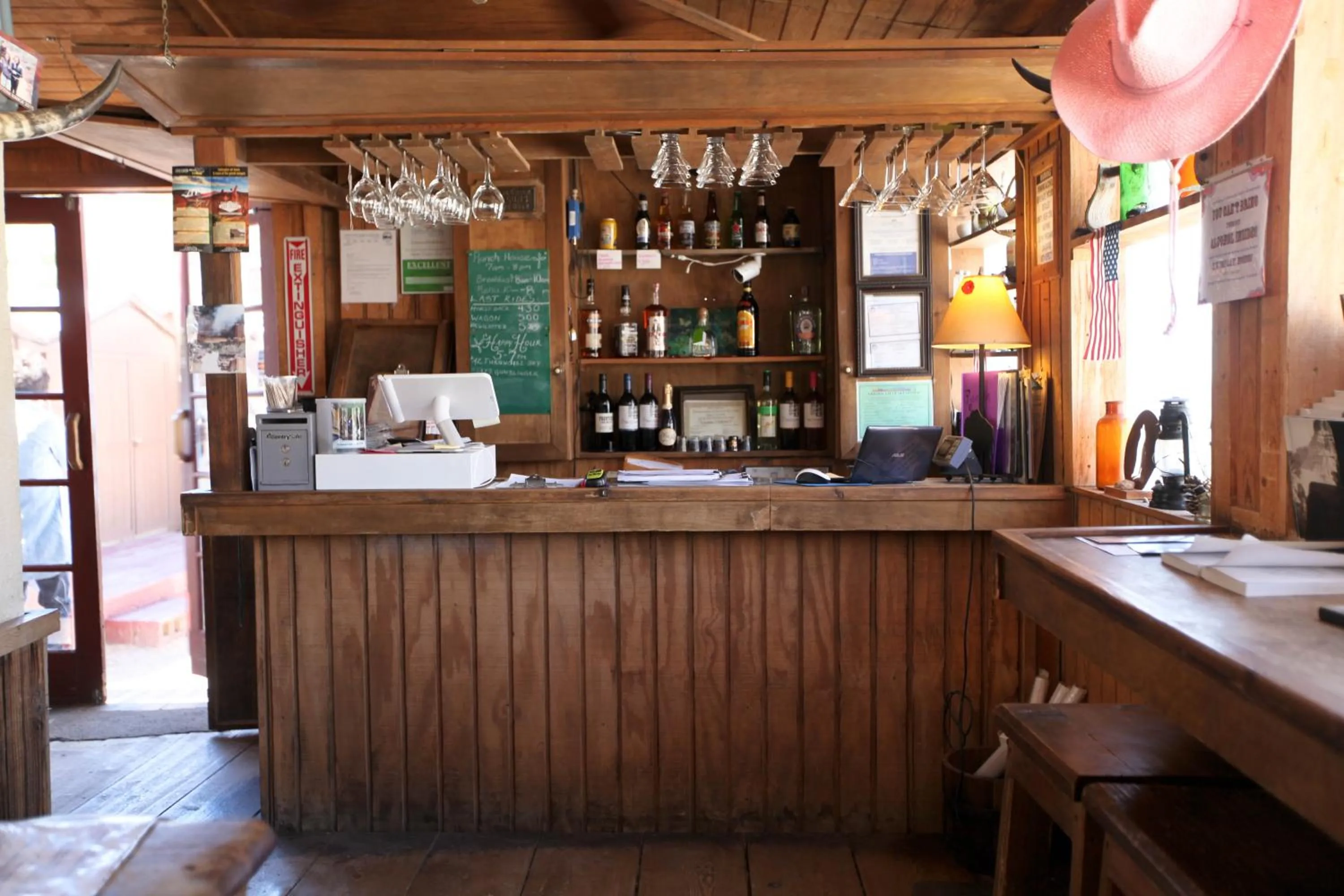 Restaurant/places to eat in Grand Canyon Western Ranch