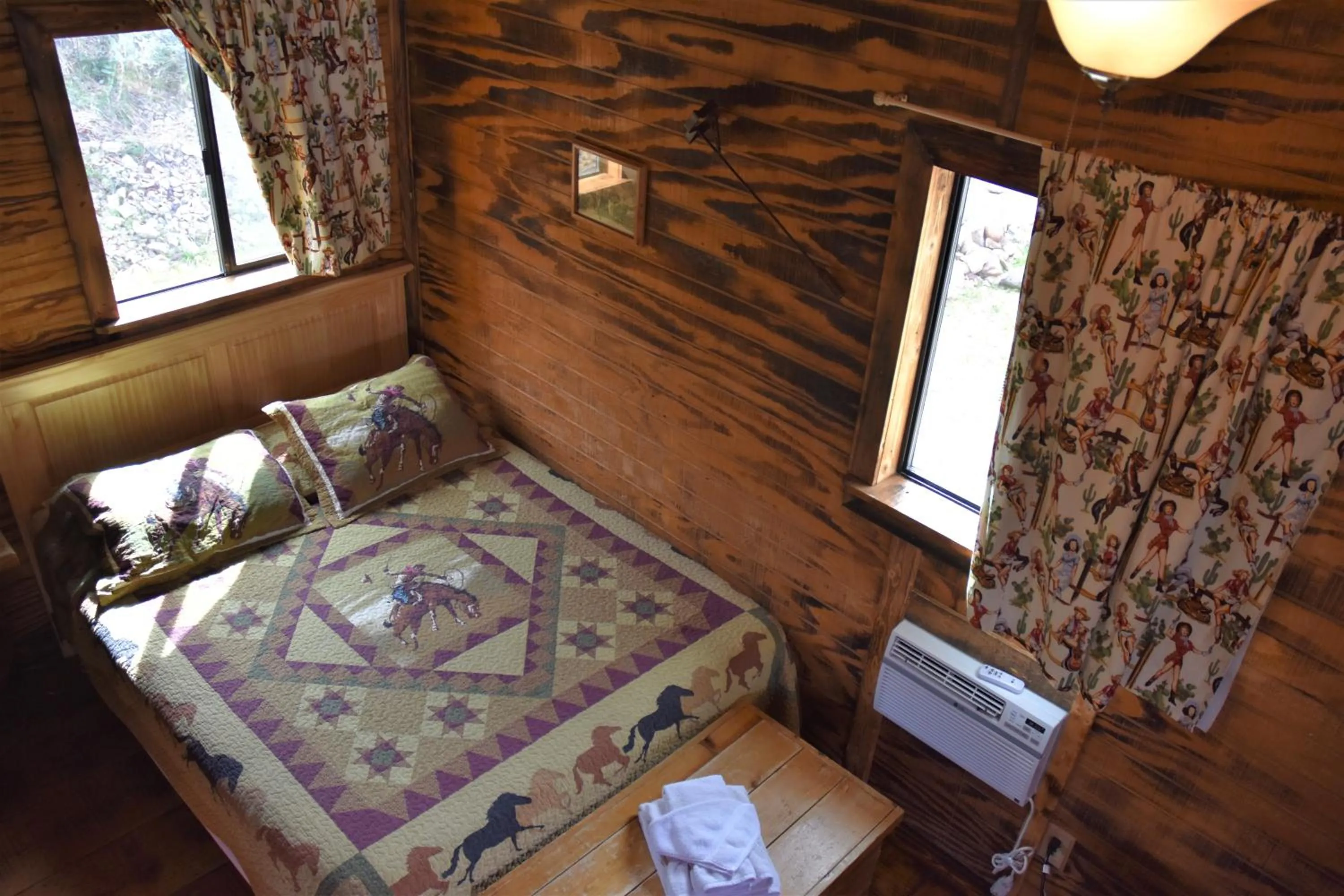 Bed in Grand Canyon Western Ranch