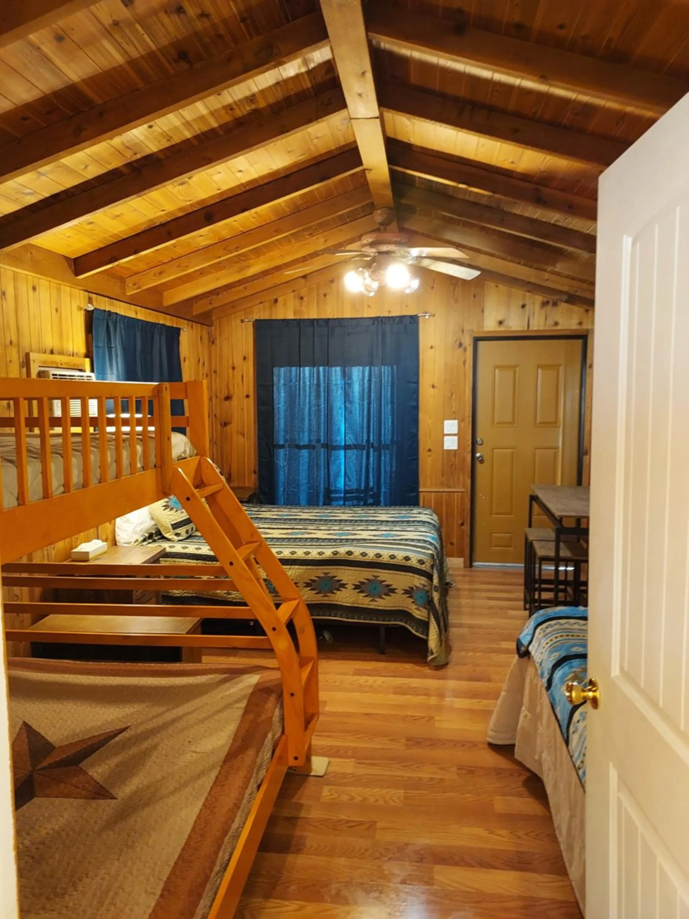 Bed in Grand Canyon Western Ranch