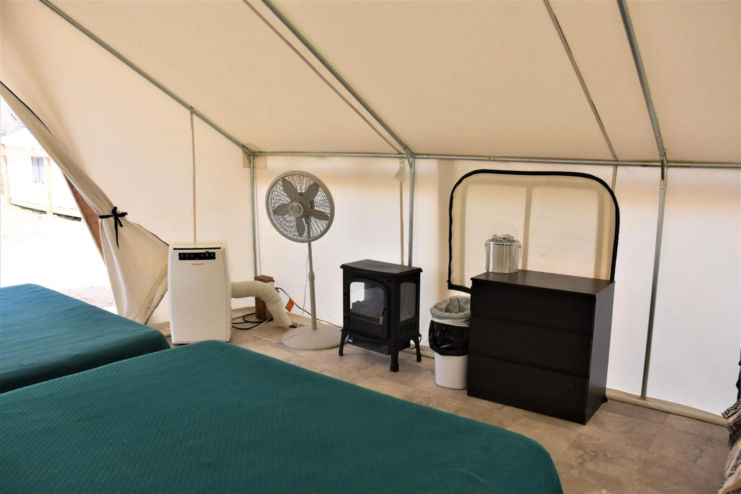 Bed in Grand Canyon Western Ranch