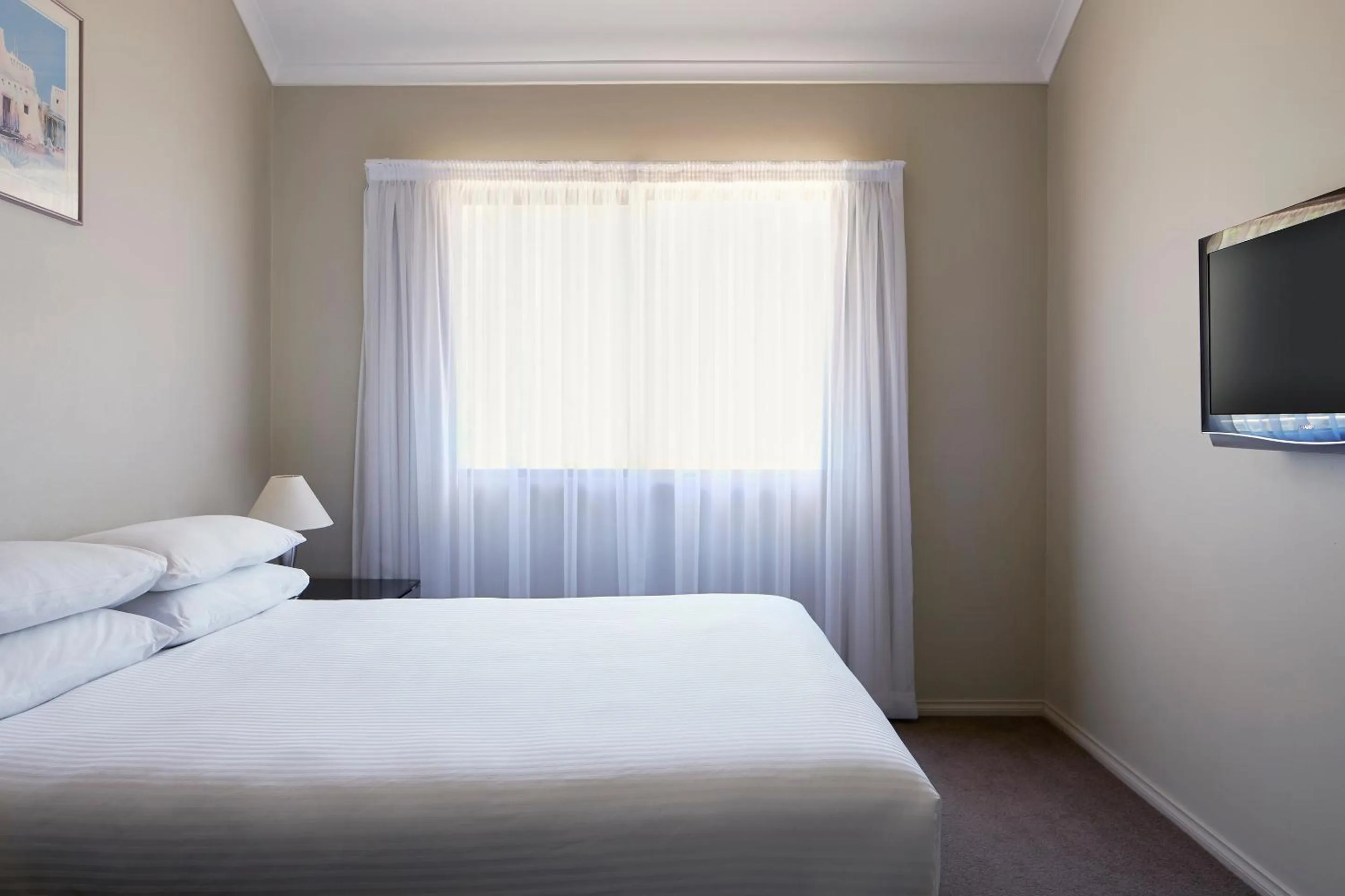 Bed in Pinnacle Apartments