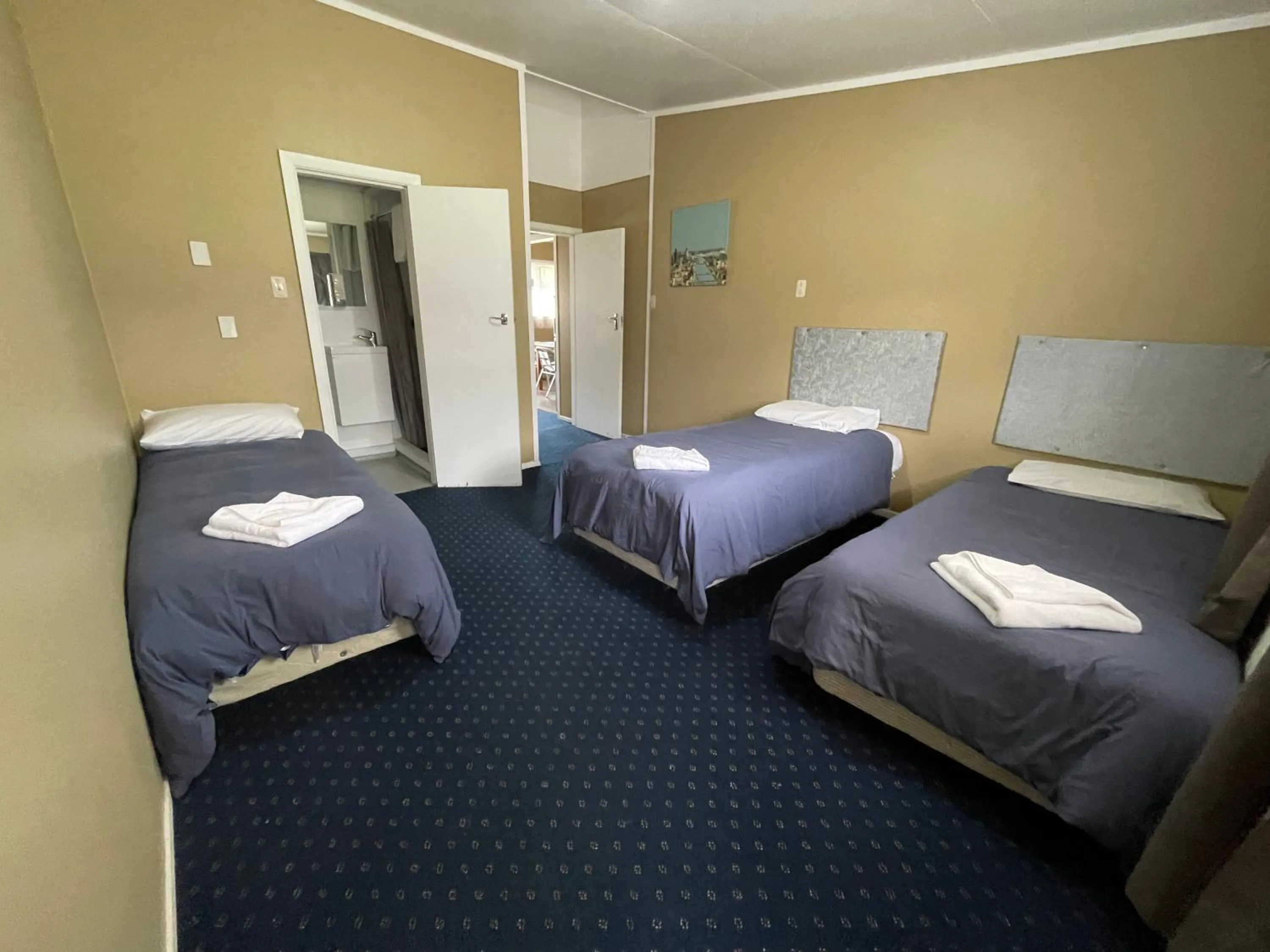 Bed in Oasis Motel & Holiday Park Turangi